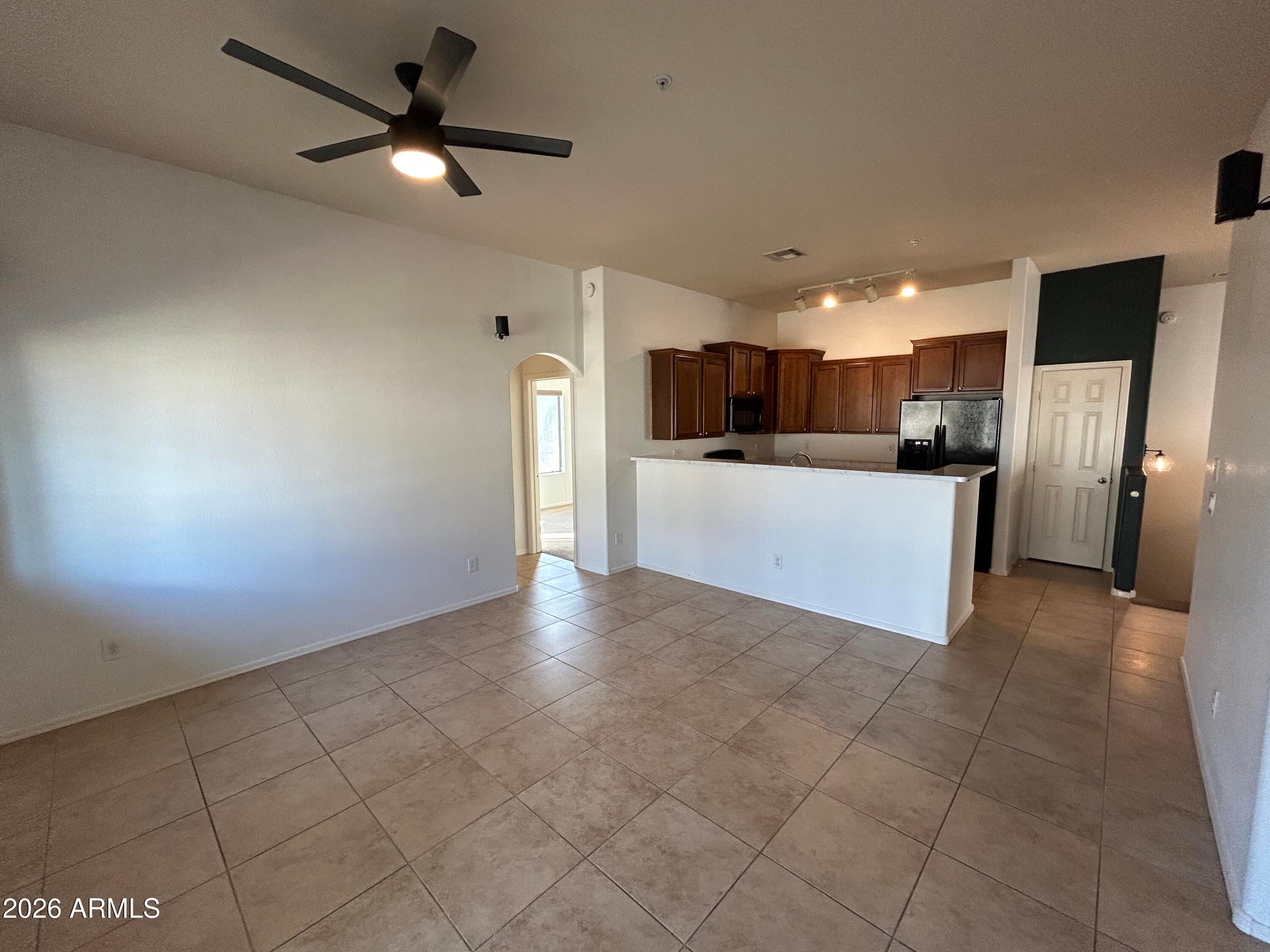 2725 E MINE CREEK Road 2248