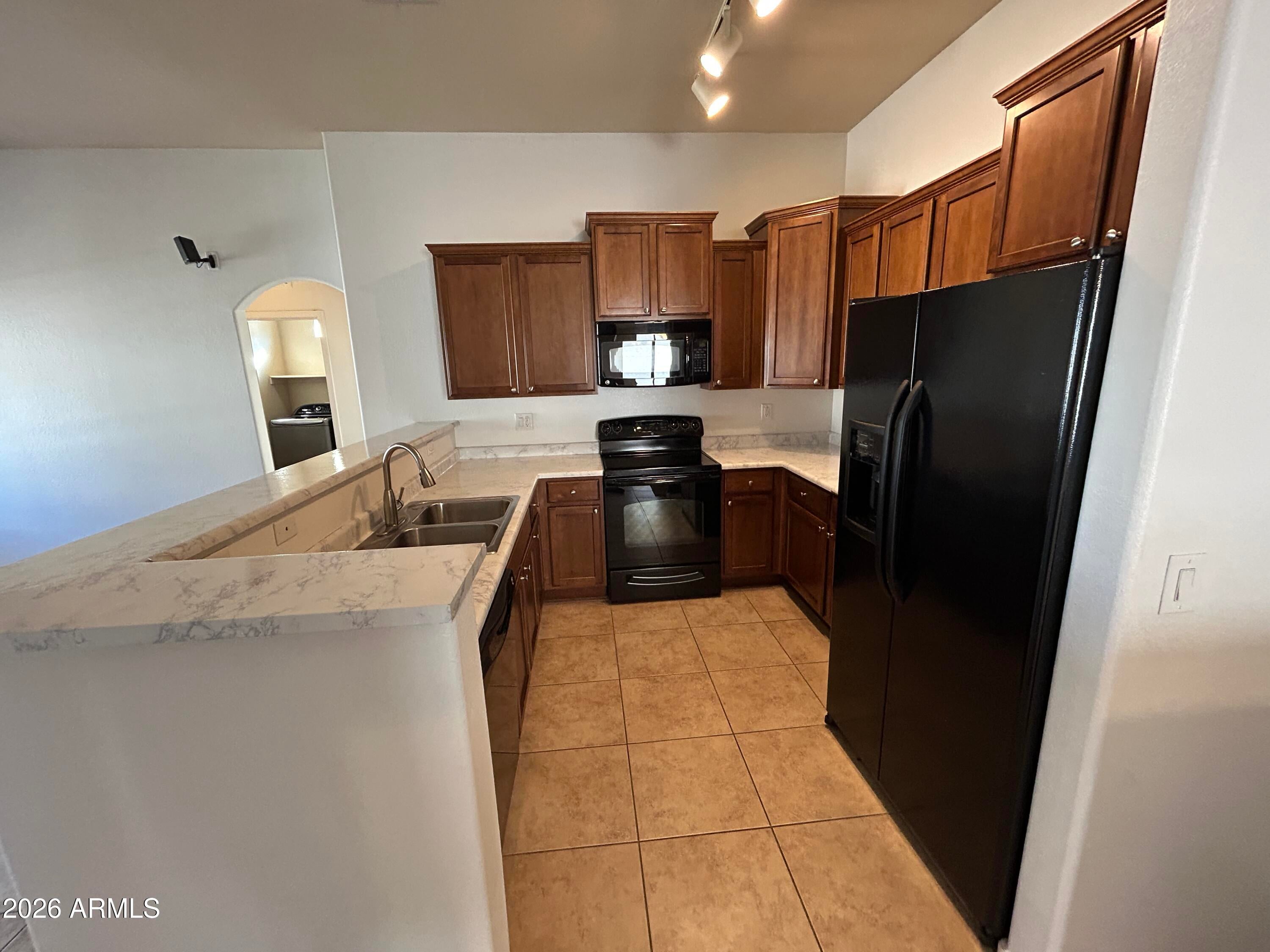 2725 E MINE CREEK Road 2248