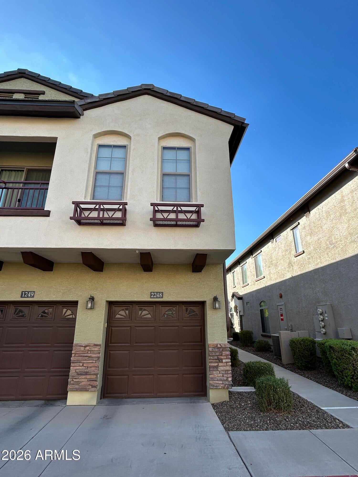 2725 E MINE CREEK Road 2248