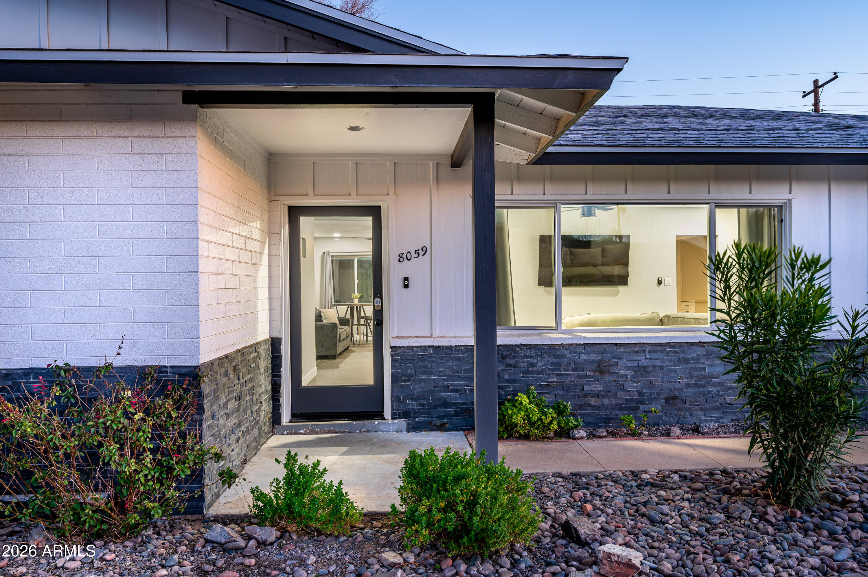 8059 E CAMBRIDGE Avenue