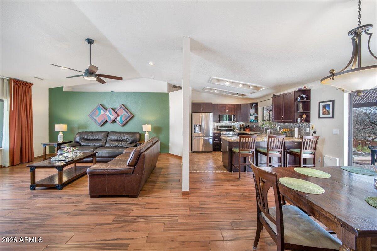 365 BELL ROCK Boulevard