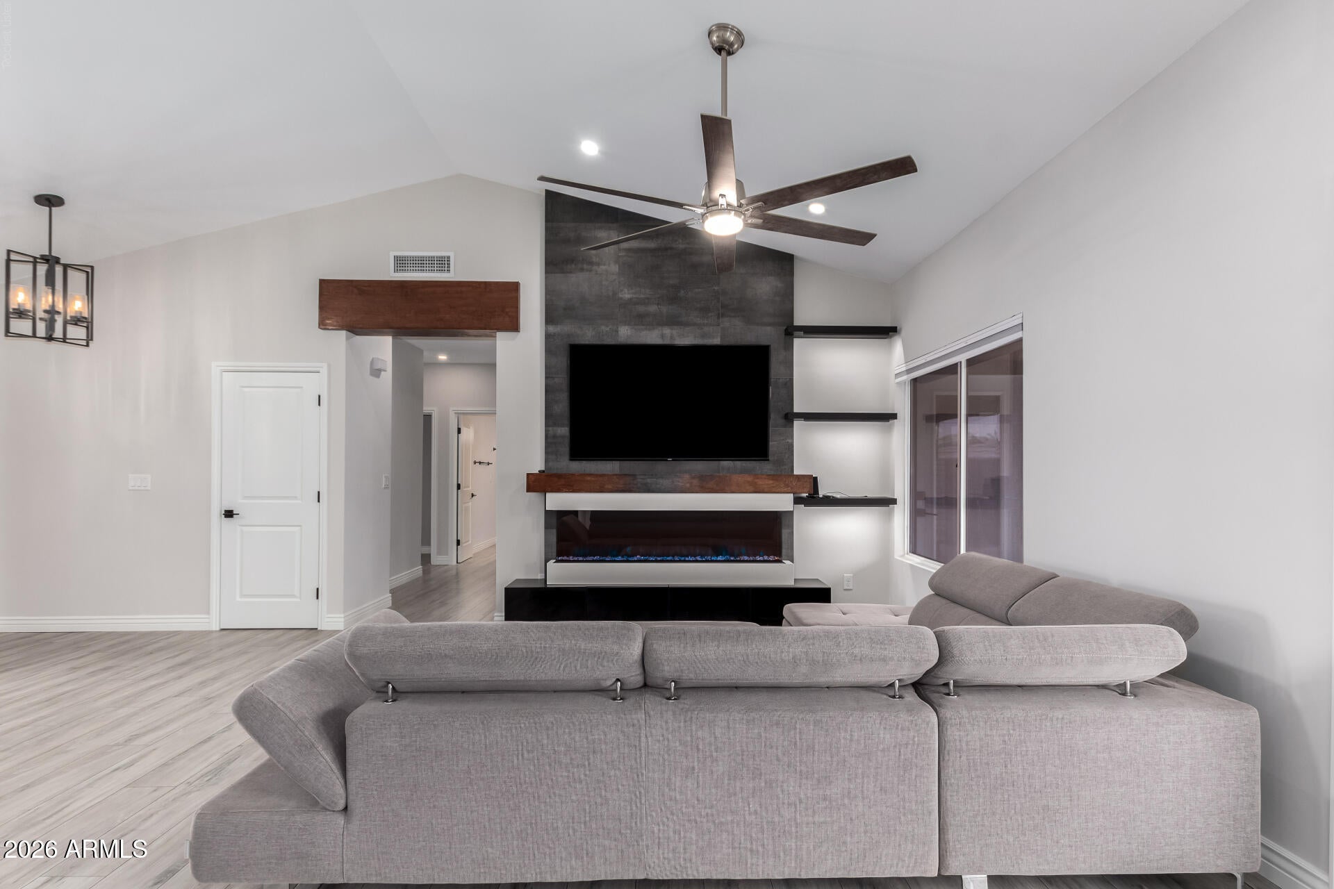 4537 E TOWNE Lane