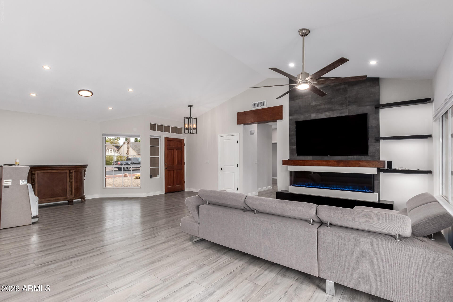 4537 E TOWNE Lane