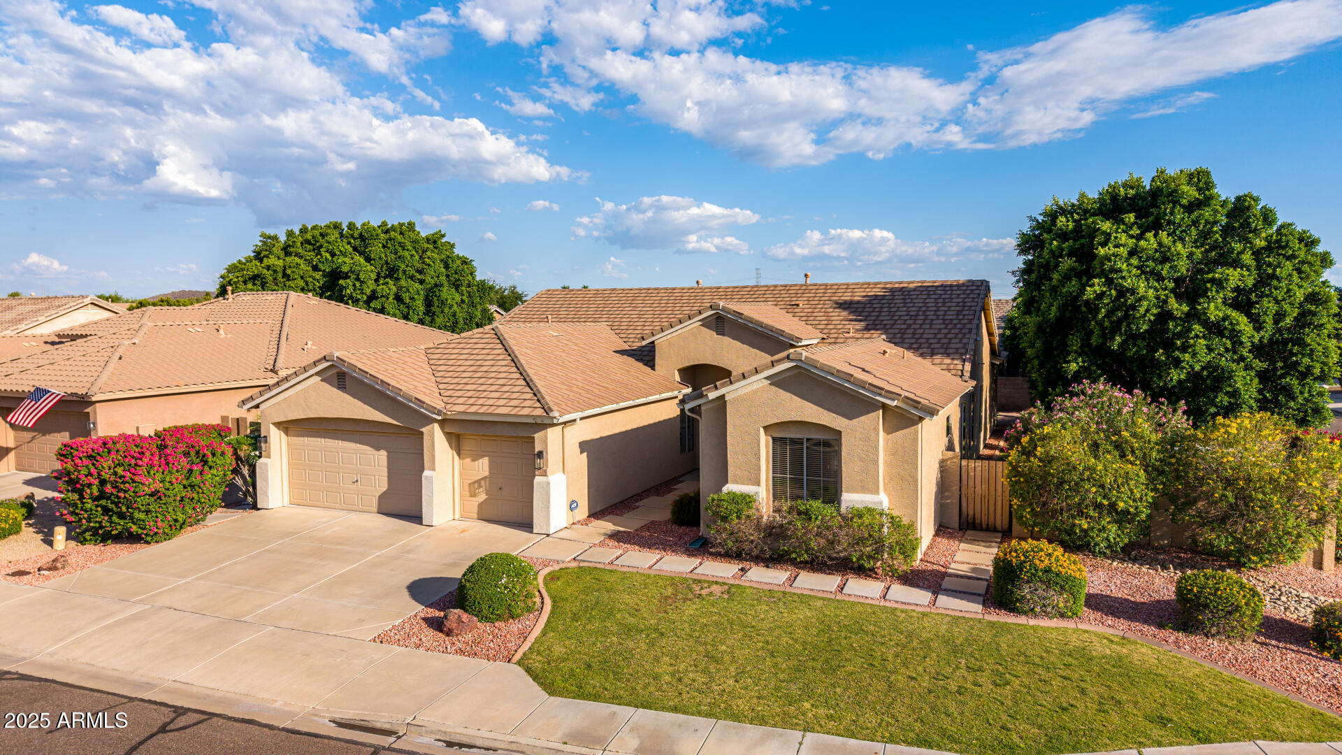 4215 W HACKAMORE Drive