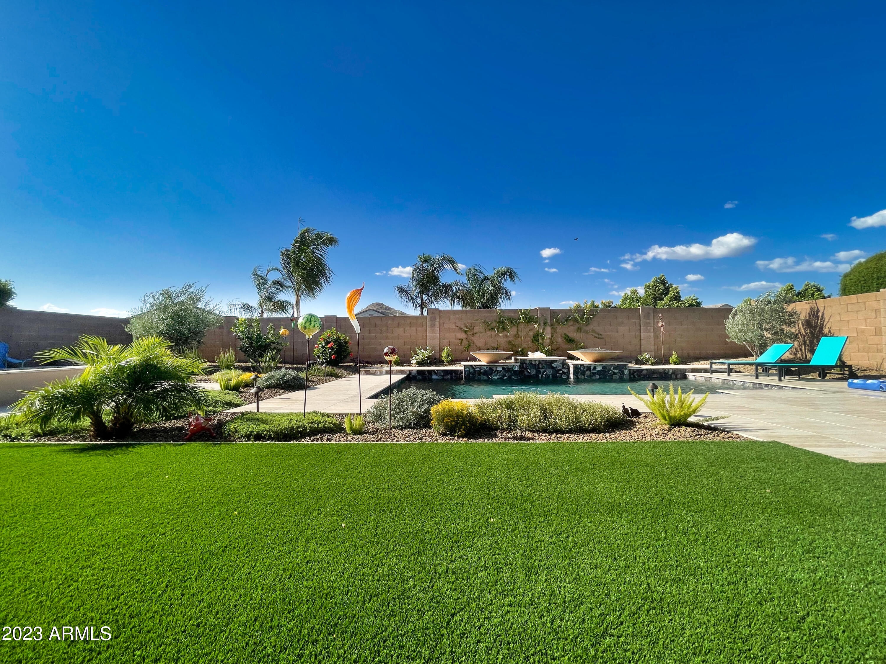2308 E DRY WOOD Road