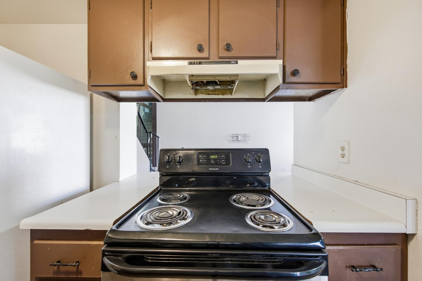 6705 W Devonshire Avenue