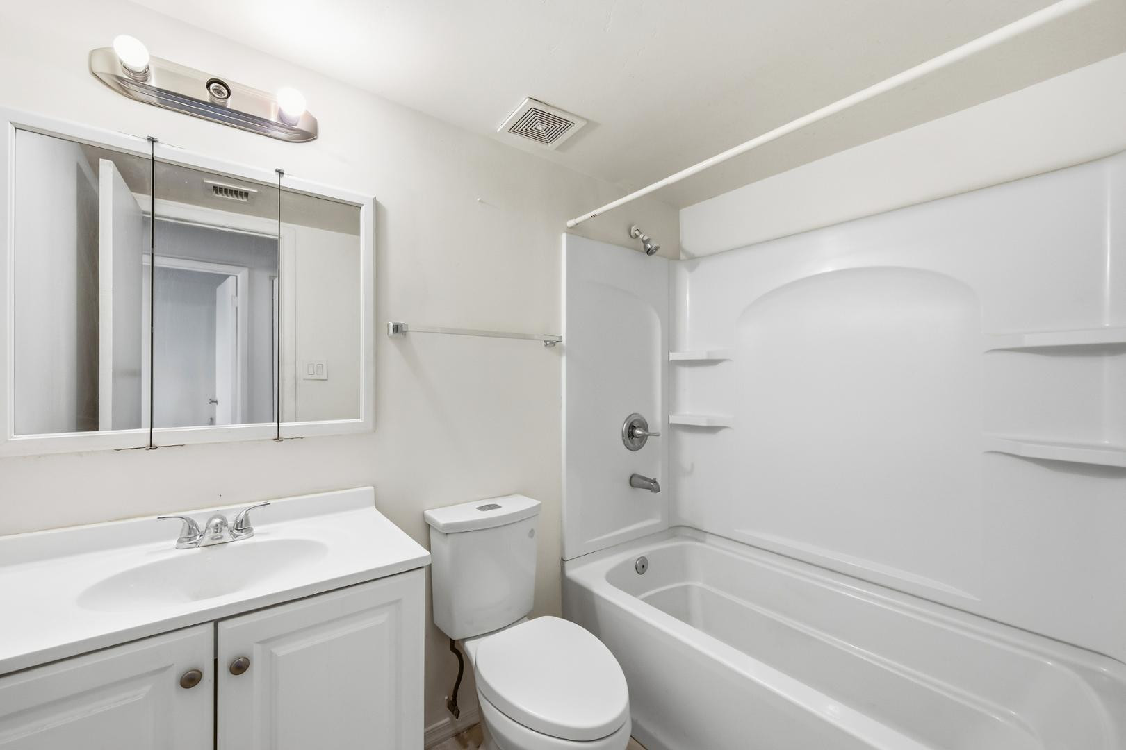 6705 W Devonshire Avenue