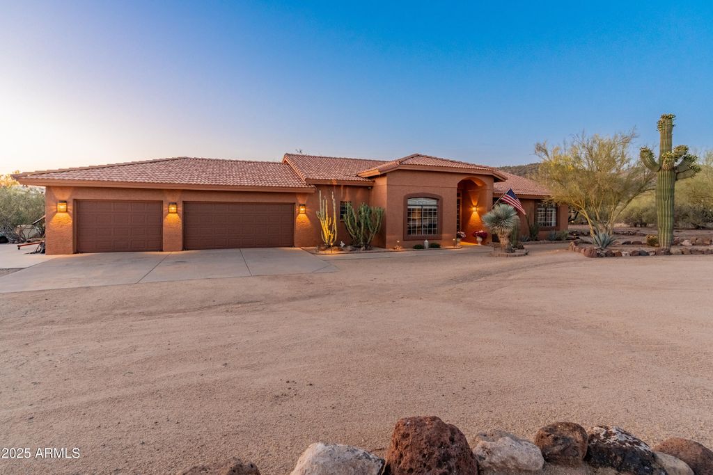 Photo of 43638 N 22nd Street, New River, AZ 85087 (MLS # 6871597)