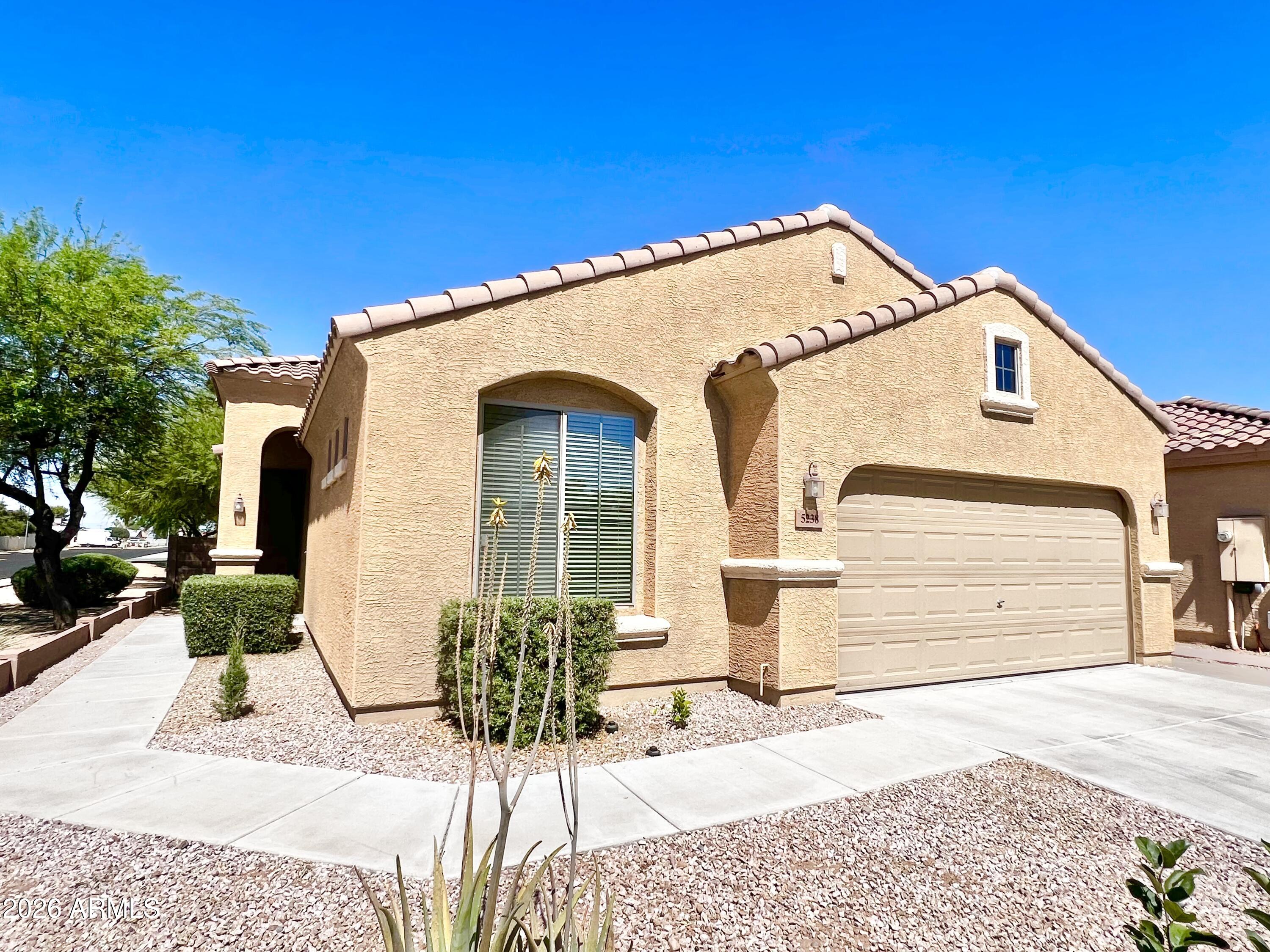 5238 W Cochise Drive