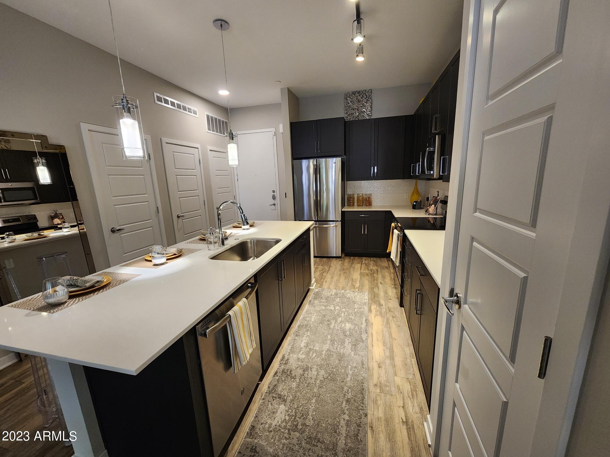 200 E Thomas Road A4