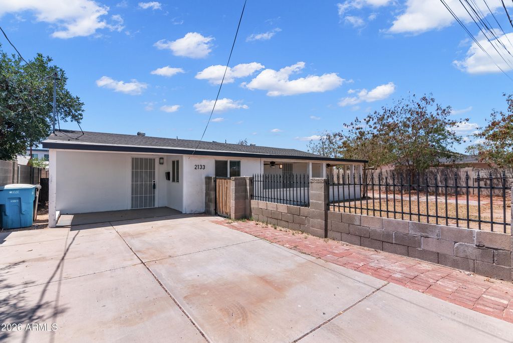 Photo of 2133 W Colter Street, Phoenix, AZ 85015 (MLS # 7032056)