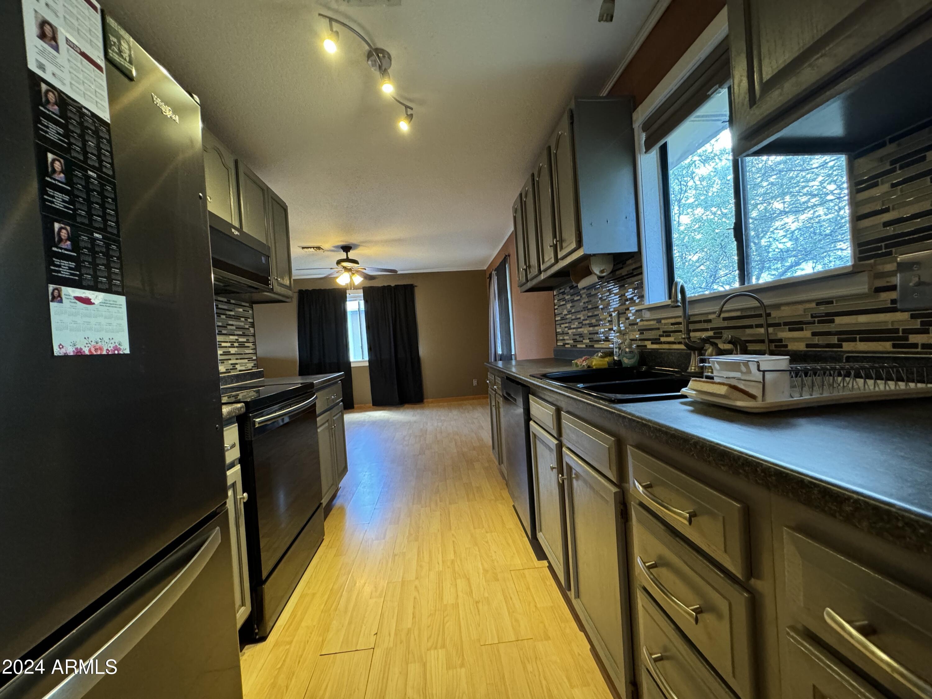 WHETSTONE MESA ESTATES 1 - Residential Lease