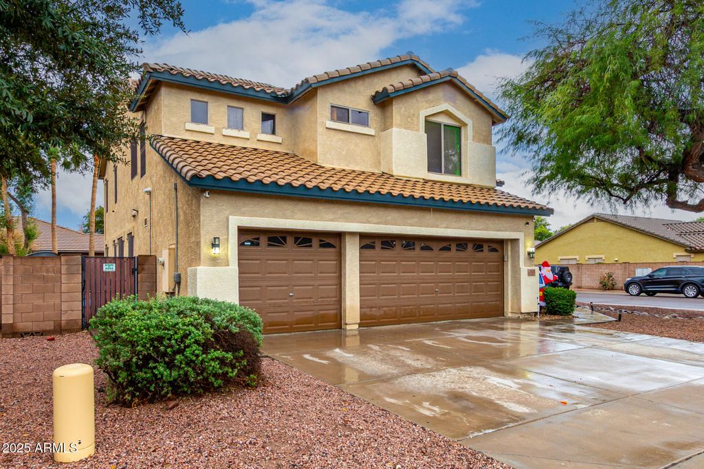 Photo of 1643 E Wildhorse Place, Chandler, AZ 85286 (MLS # 6951376)