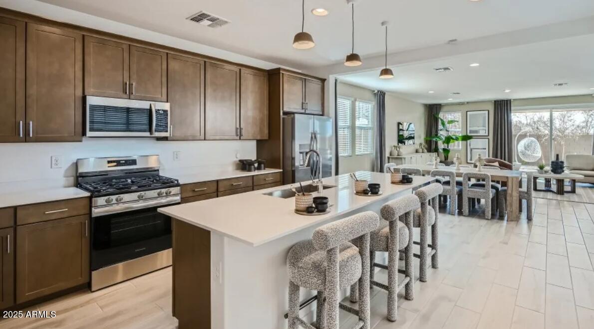 10112 E ULYSSES Avenue