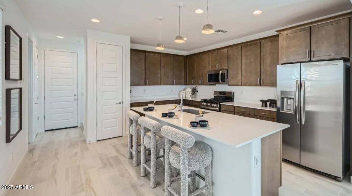 10112 E ULYSSES Avenue