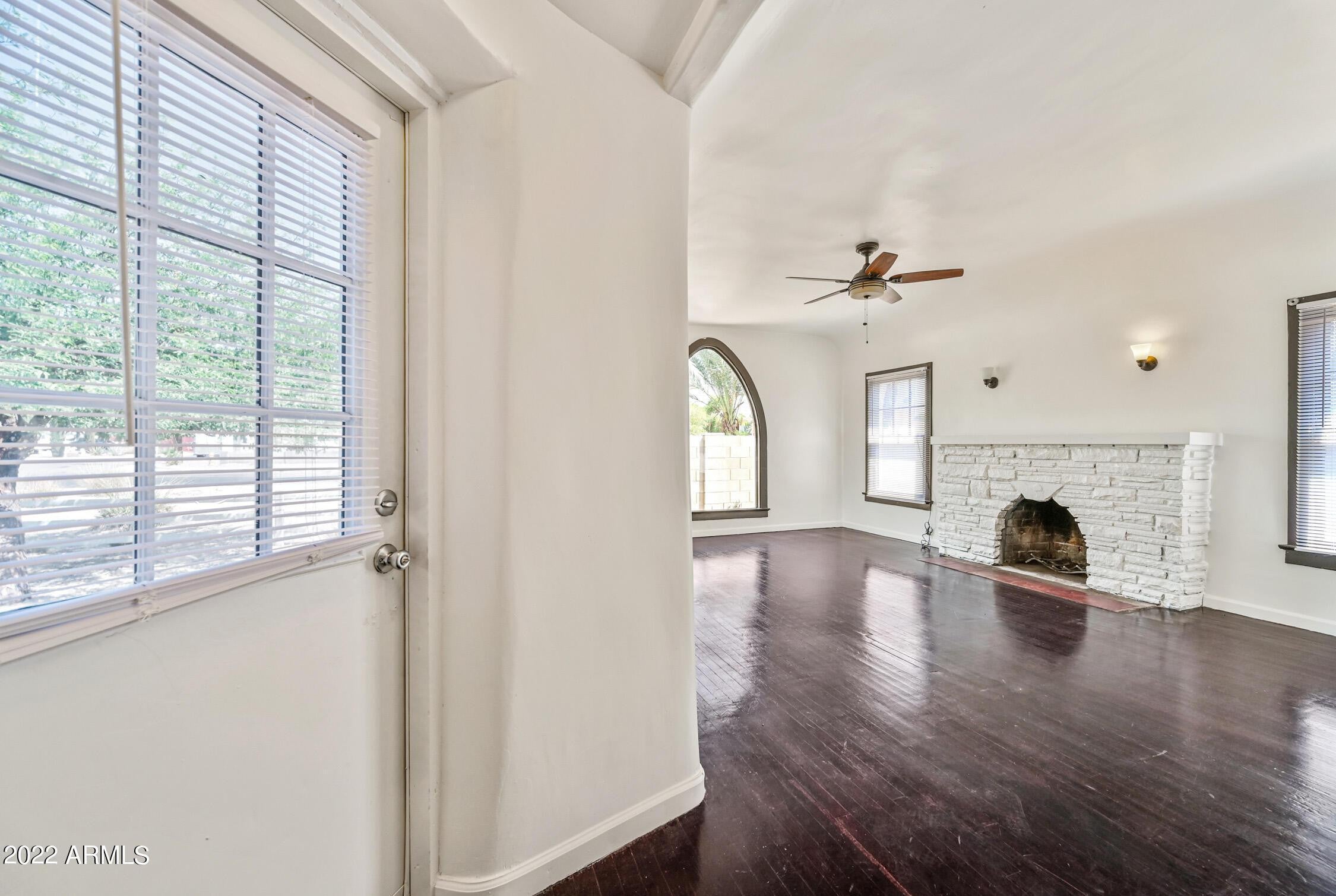 3949 E Earll Drive Apt 14