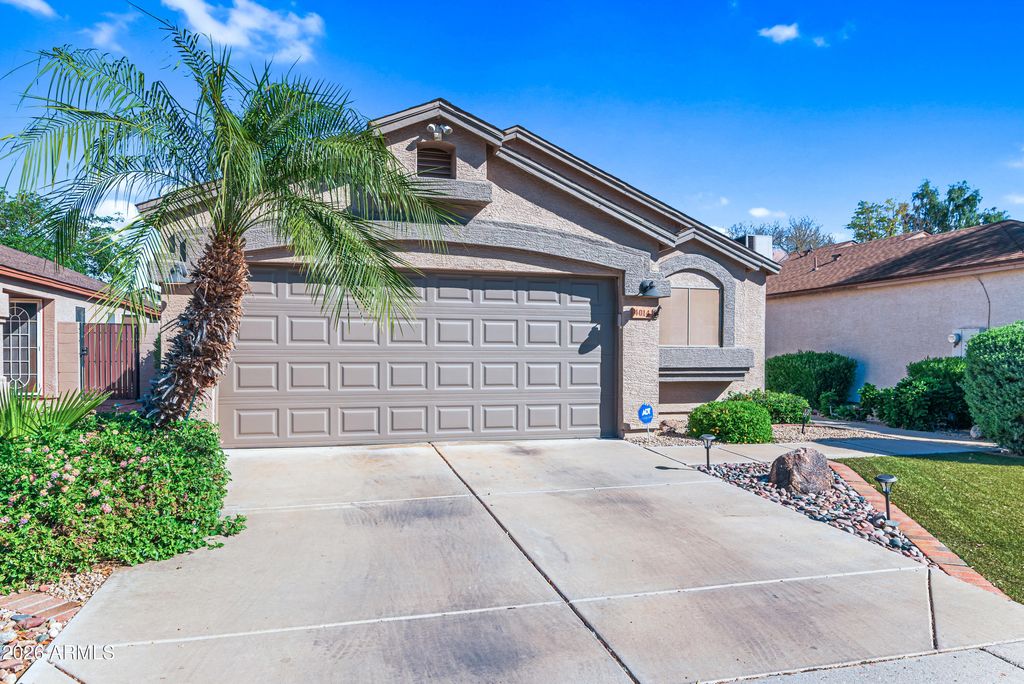 Photo of 4014 W Fallen Leaf Lane, Glendale, AZ 85310 (MLS # 6995949)