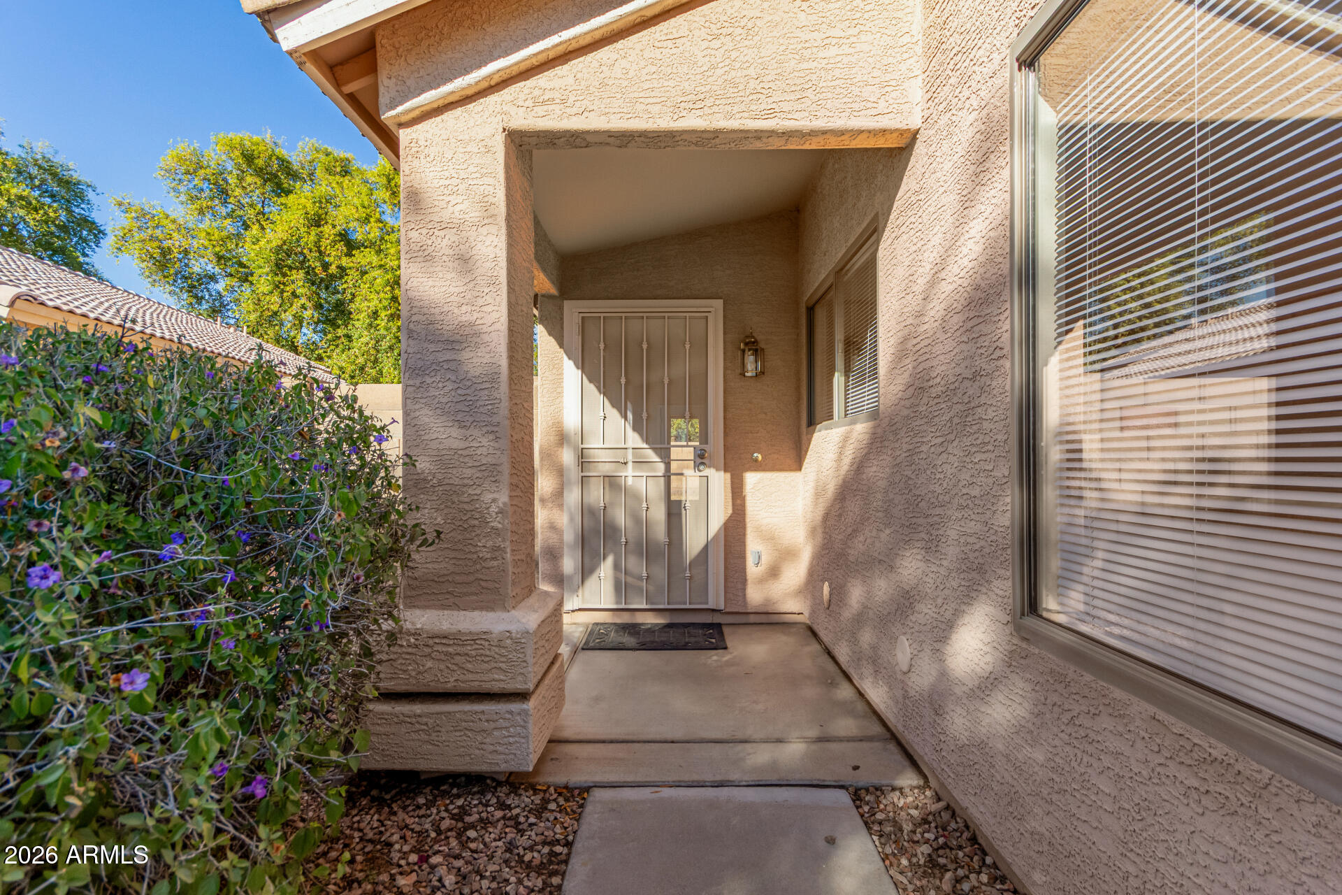 9426 W CINNABAR Avenue