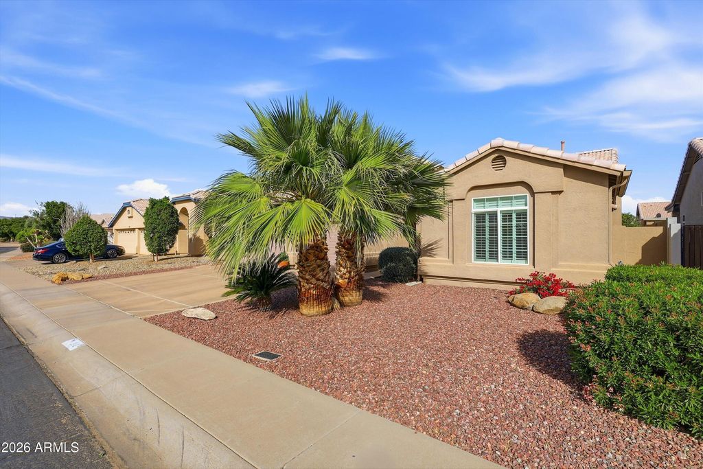 Photo of 318 W El Freda Road, Tempe, AZ 85284 (MLS # 6980710)