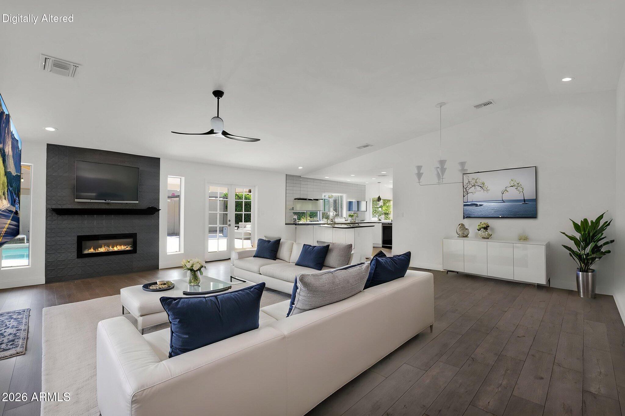 2717 S LOS ALTOS --