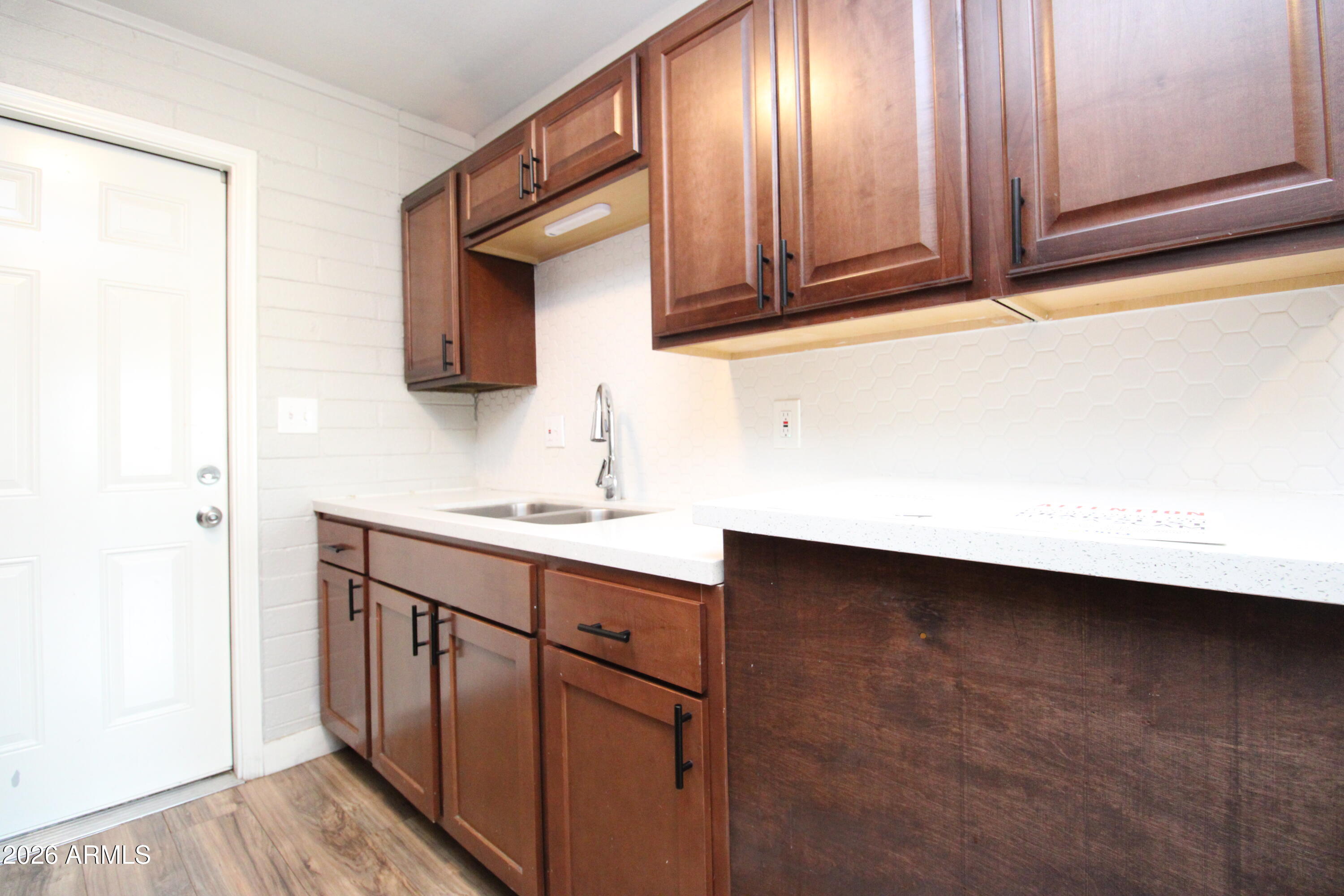 6040 N 21ST Avenue 8