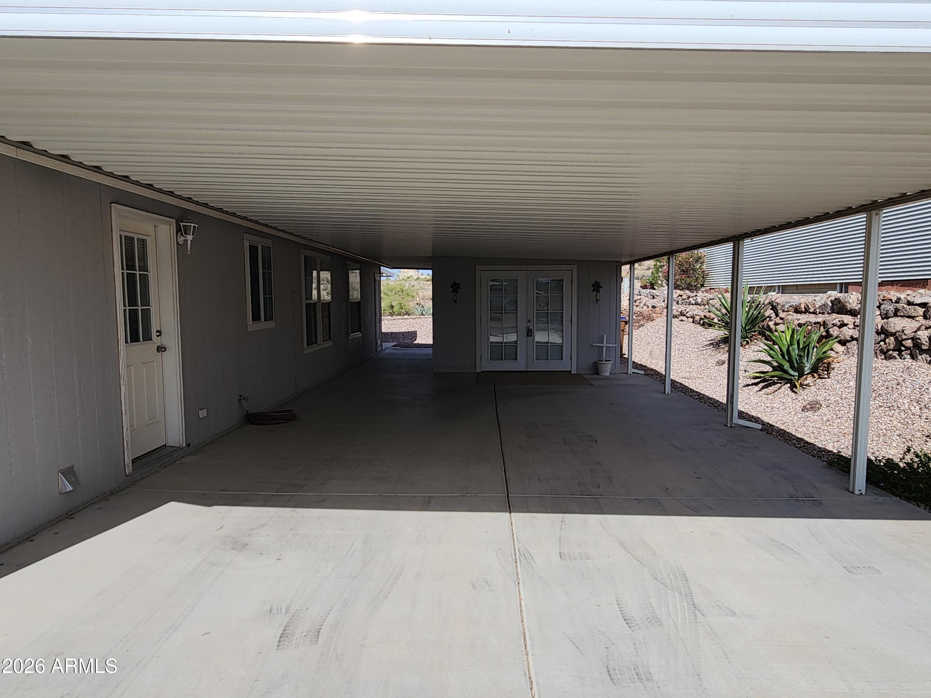 3914 N SANTA CRUZ Drive