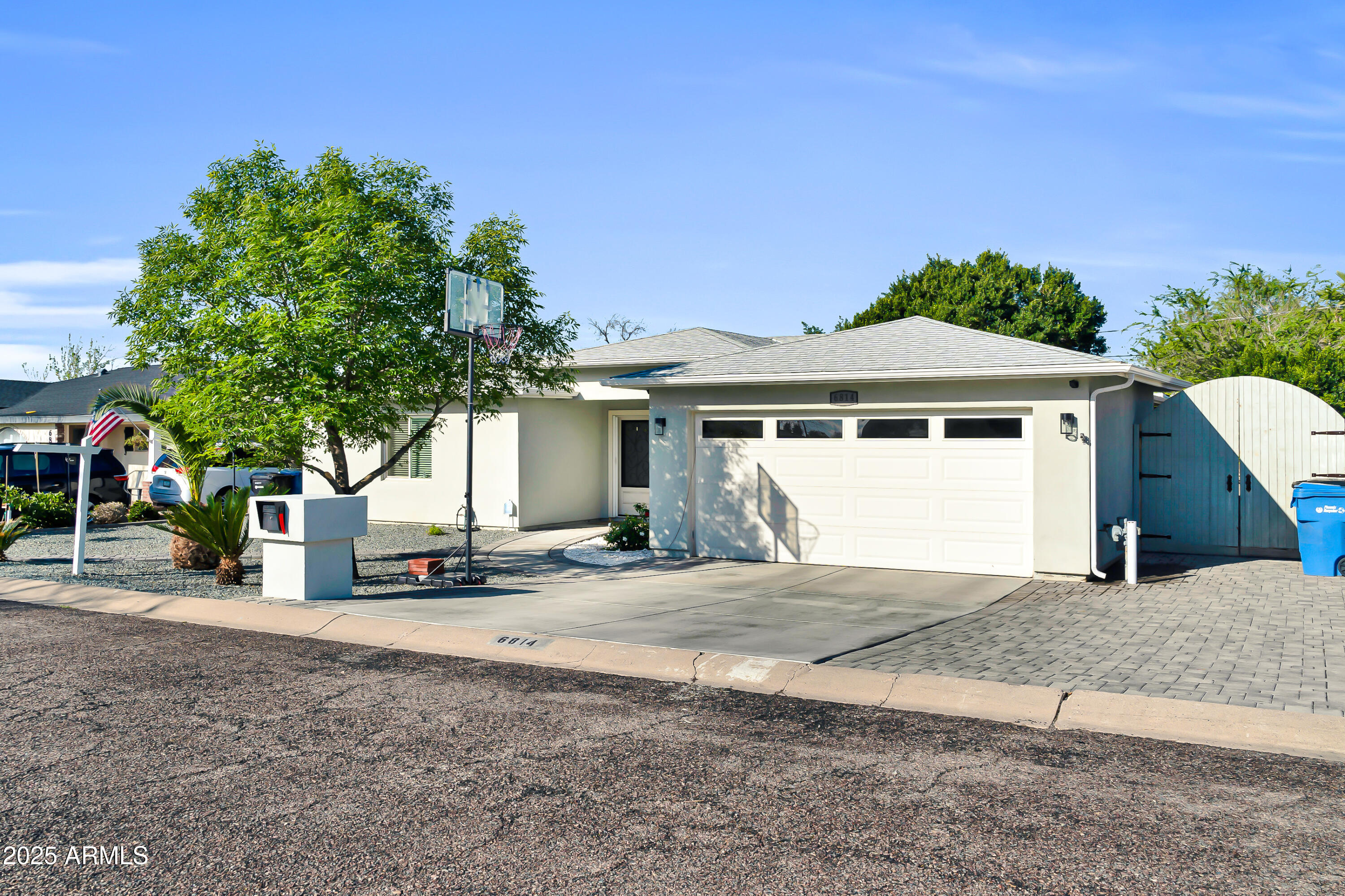 6814 N 11TH Street