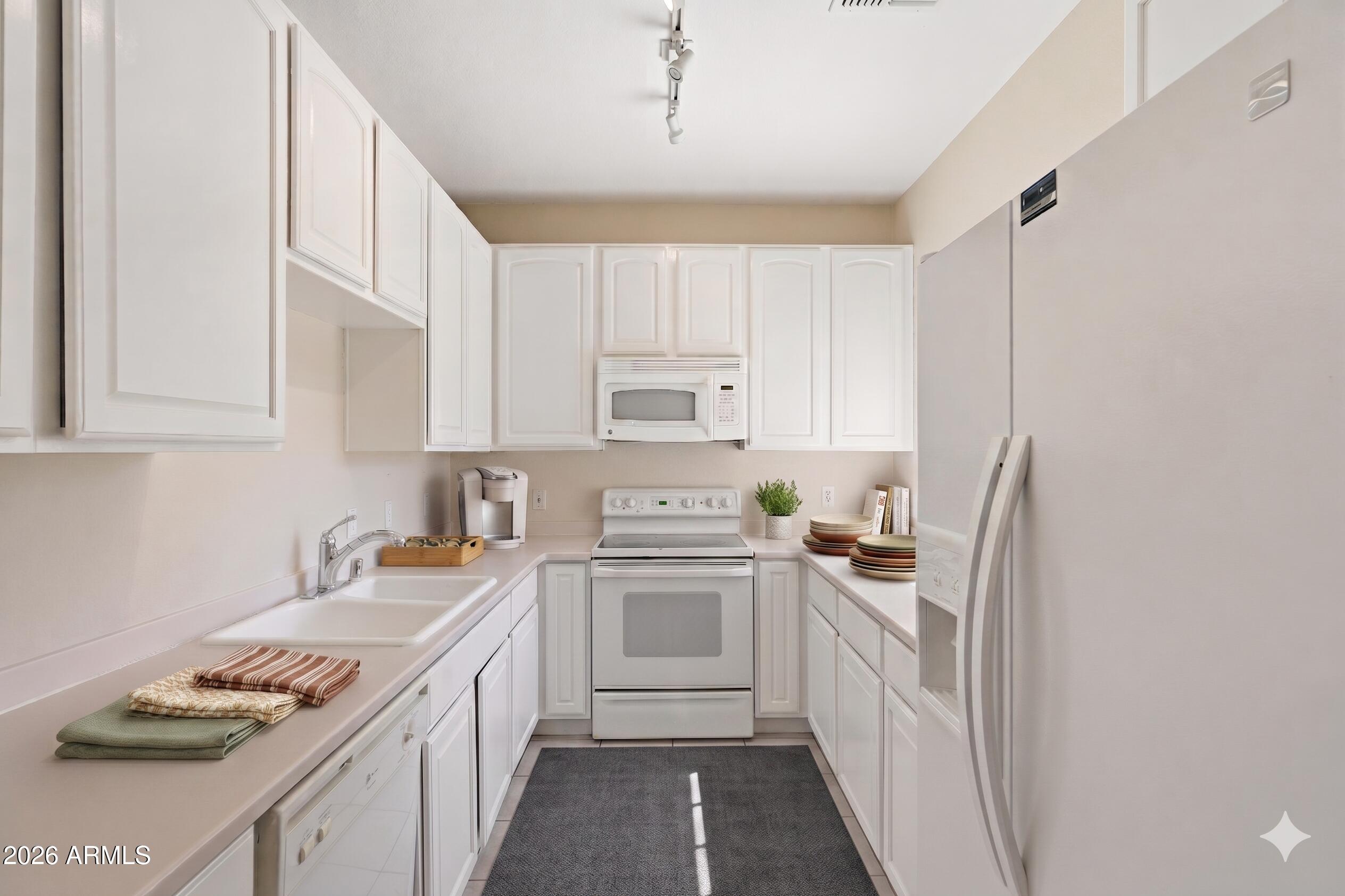 SUPERSTITION LAKES UNIT 2 CONDOMINIUM AMD - Residential