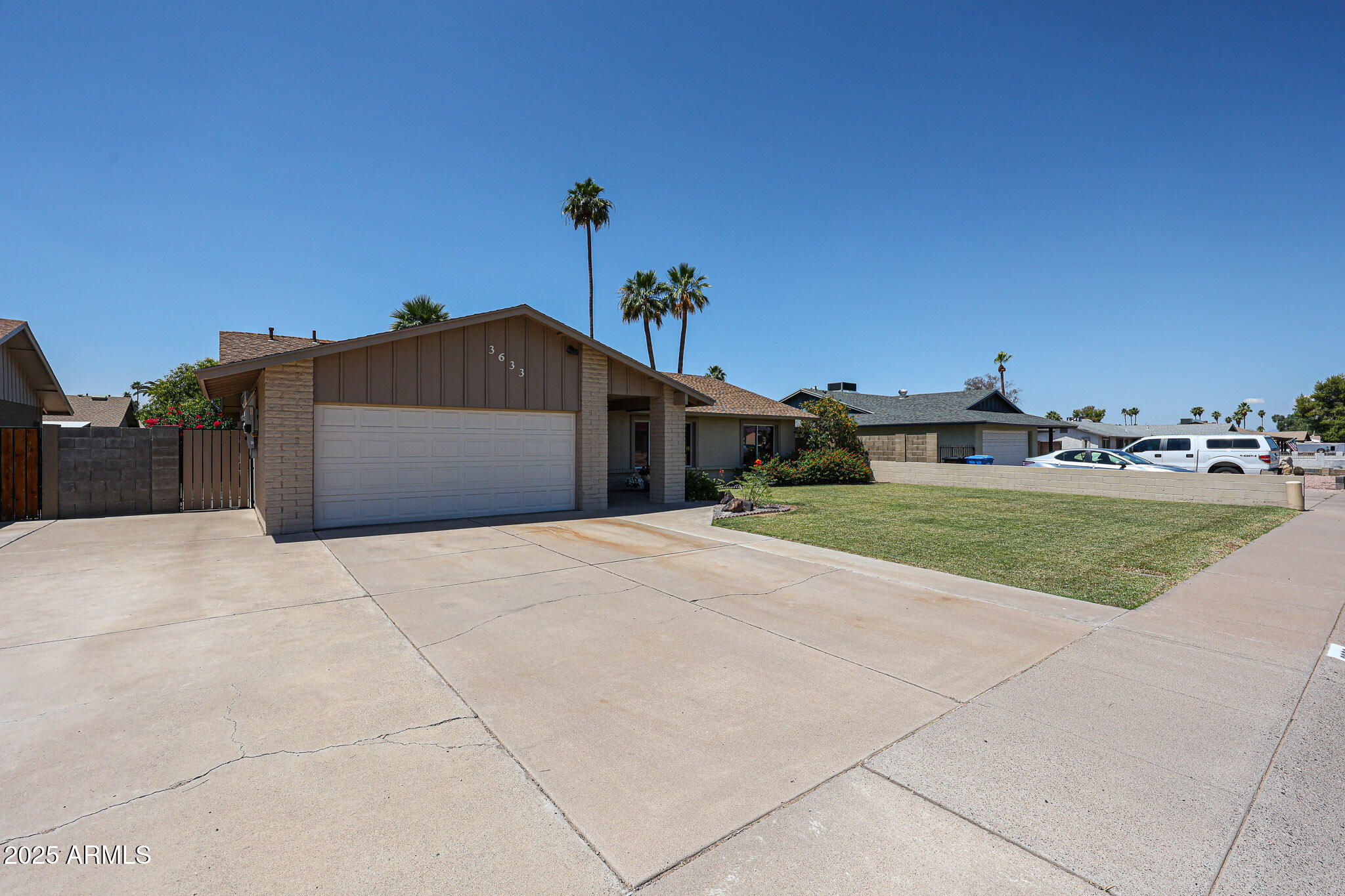 3633 W REDFIELD Road