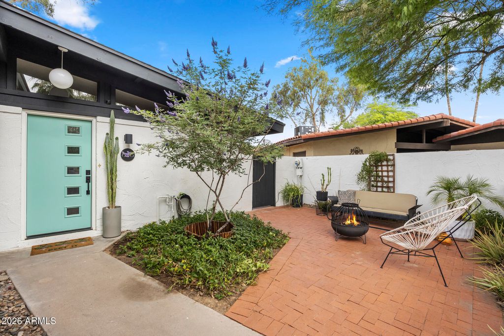 Photo of 626 W Gibraltar Lane, Phoenix, AZ 85023 (MLS # 7024550)