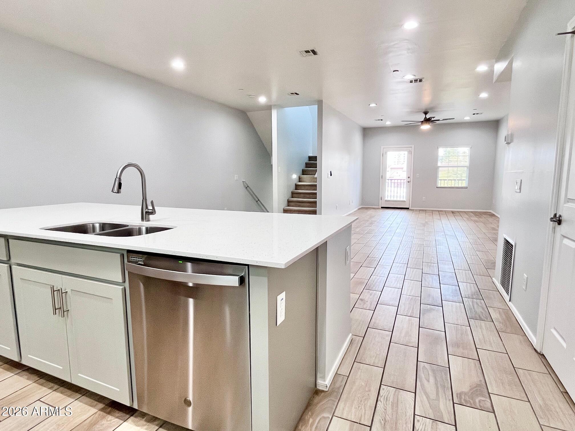 3434 N Longview Avenue 20