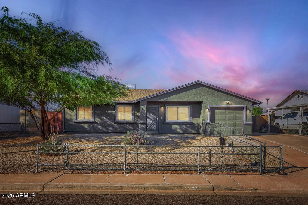 Photo of 3220 W Grovers Avenue, Phoenix, AZ 85053 (MLS # 7095772)