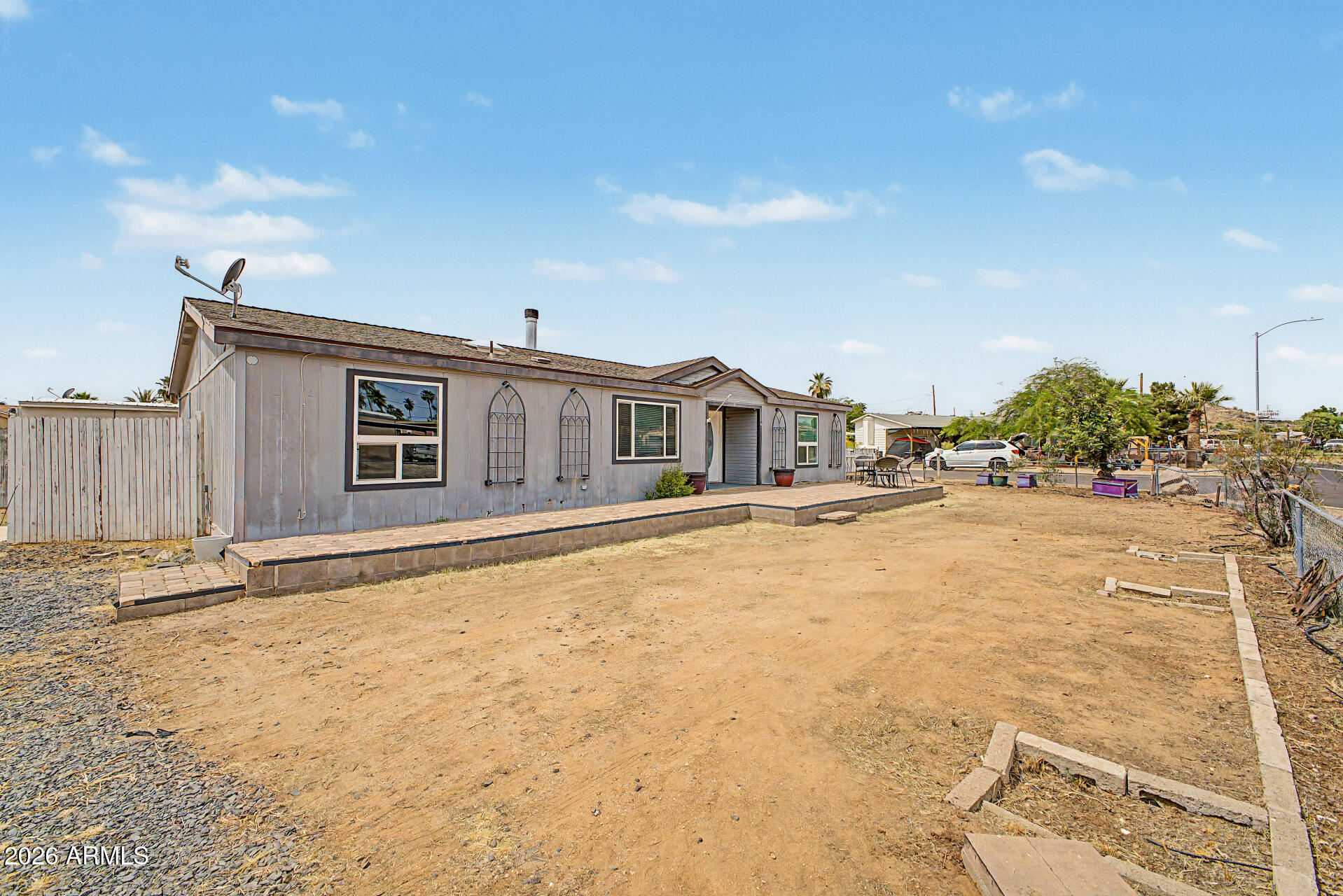 2087 E MICHELLE Drive