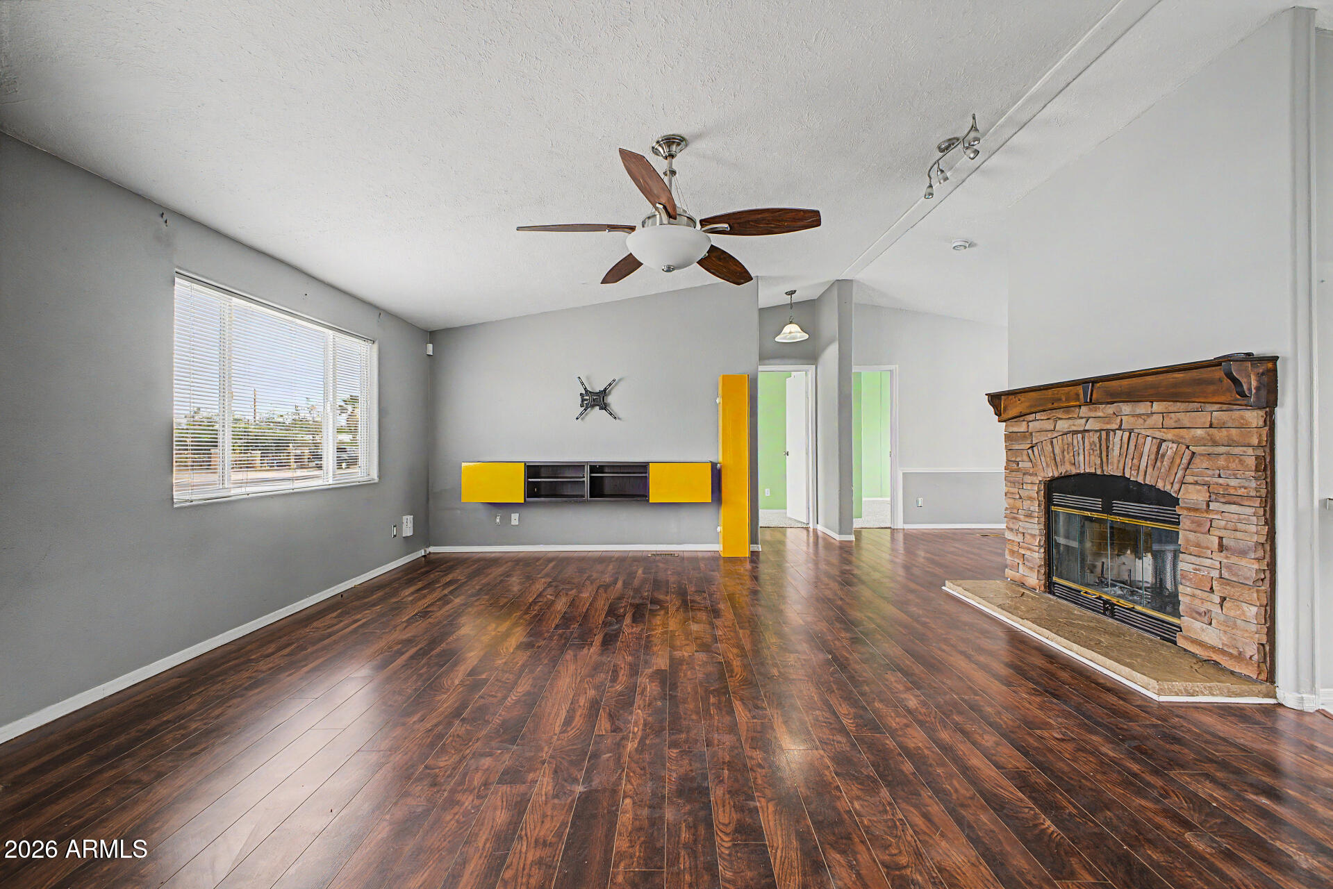 2087 E MICHELLE Drive