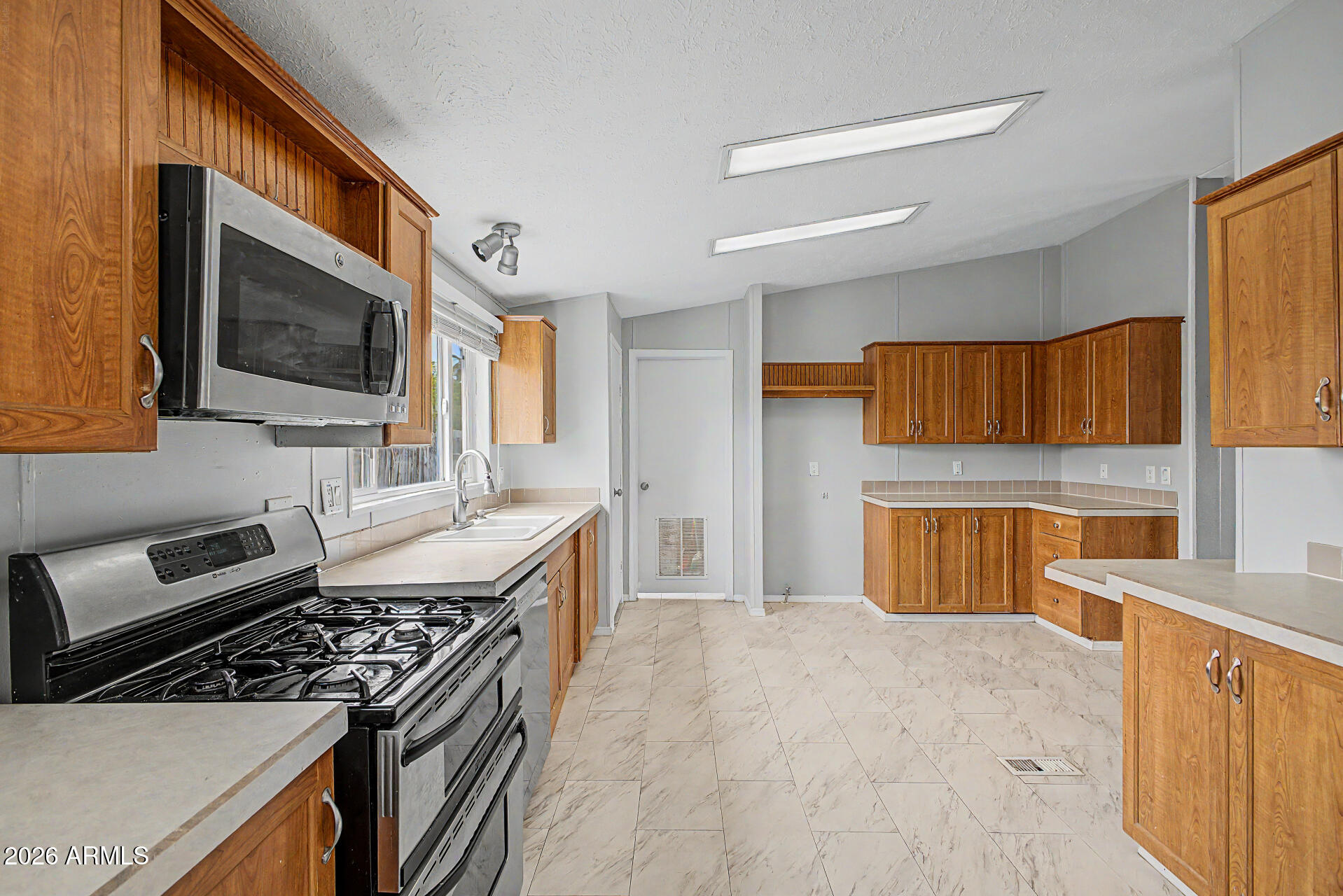 2087 E MICHELLE Drive