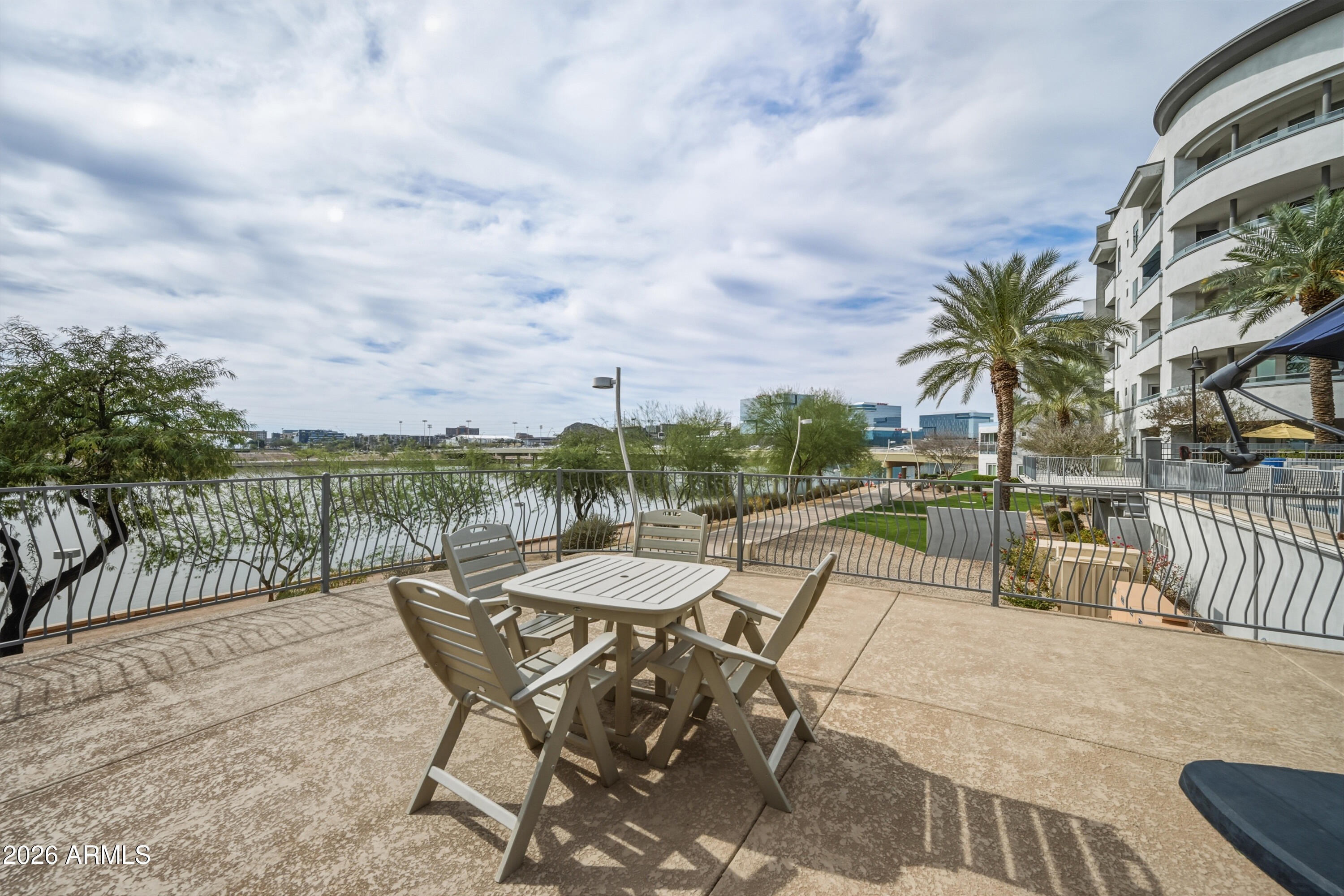 945 E Playa Del Norte Drive 2006