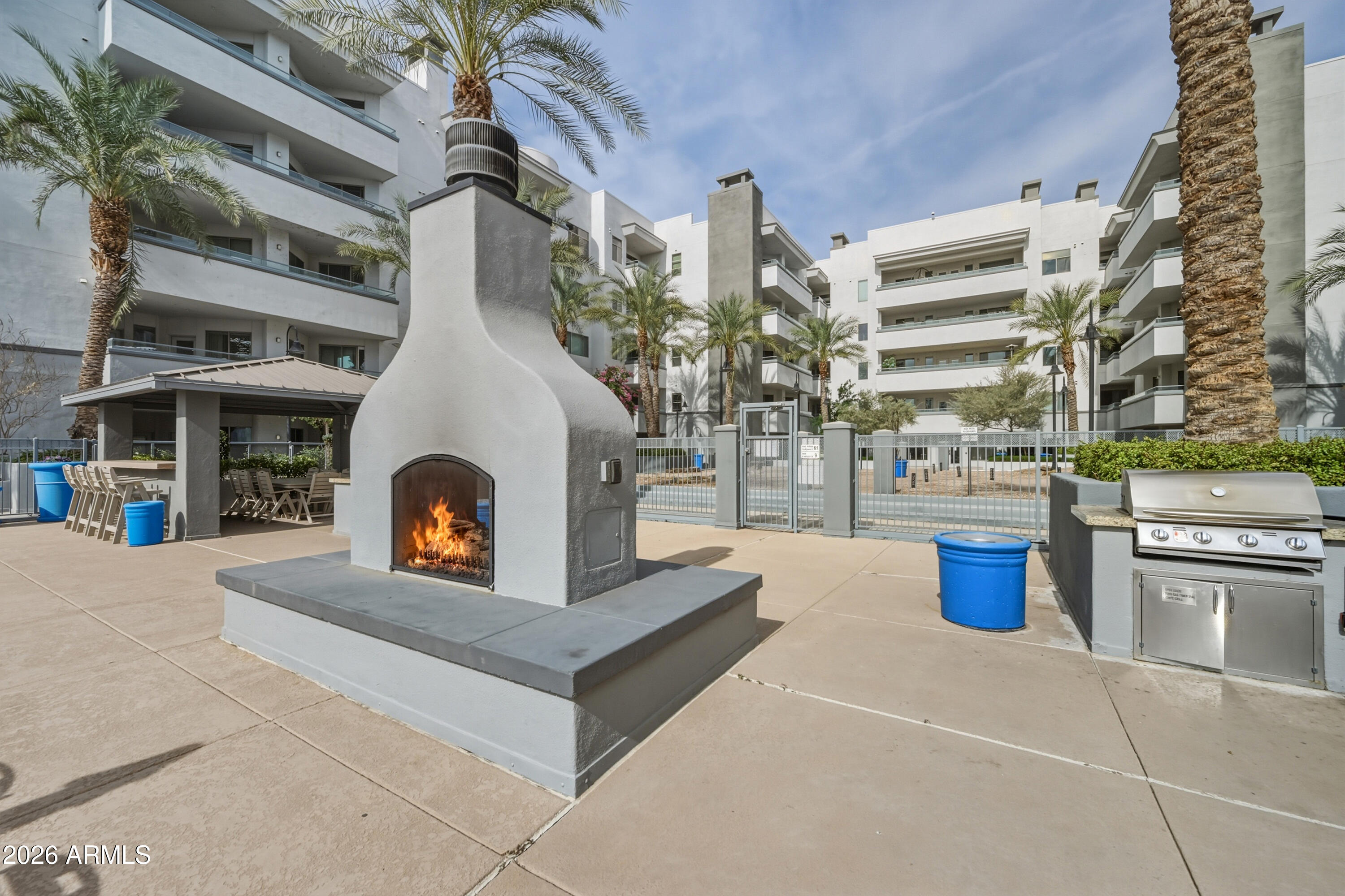 945 E Playa Del Norte Drive 2006