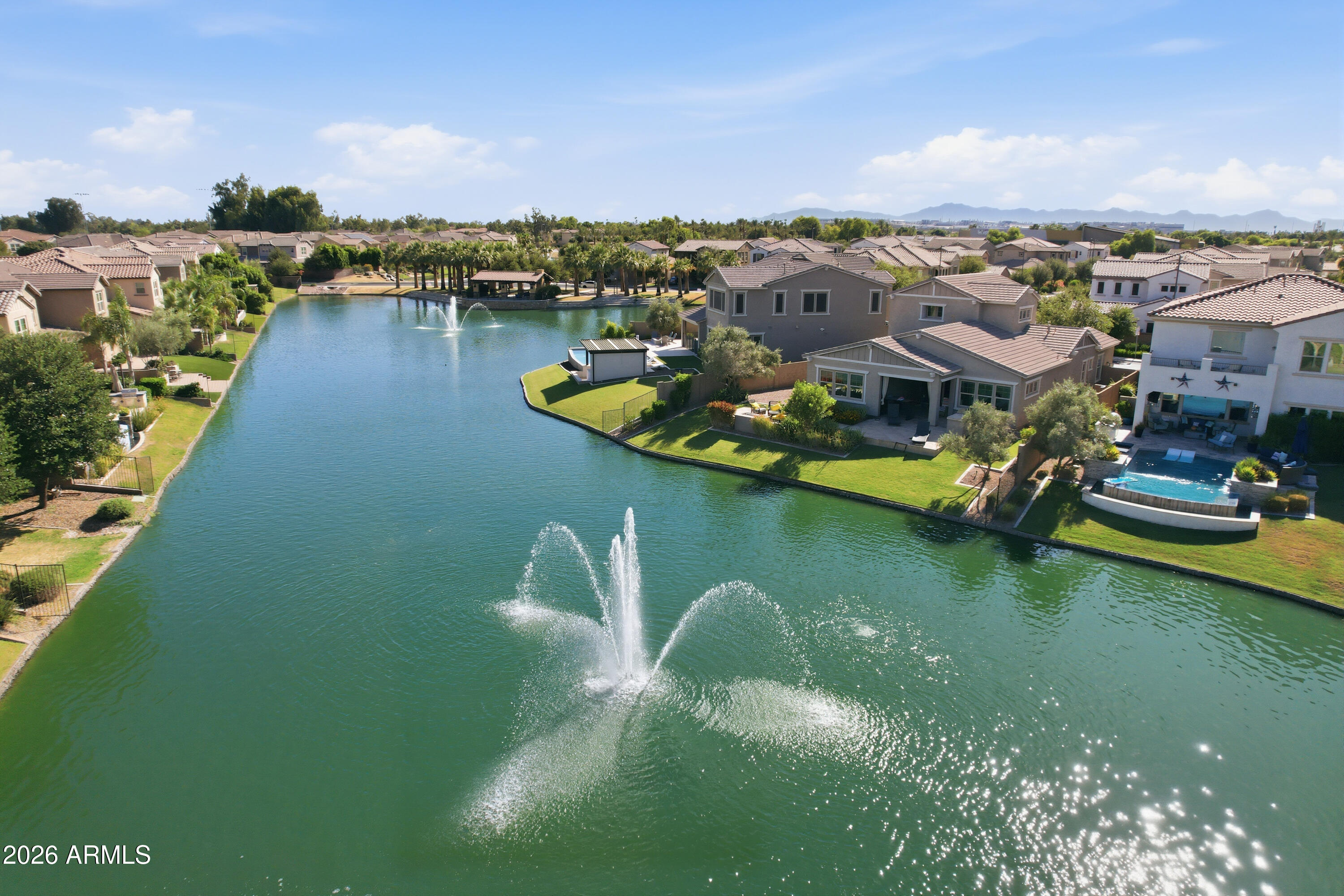 945 W YELLOWSTONE Way