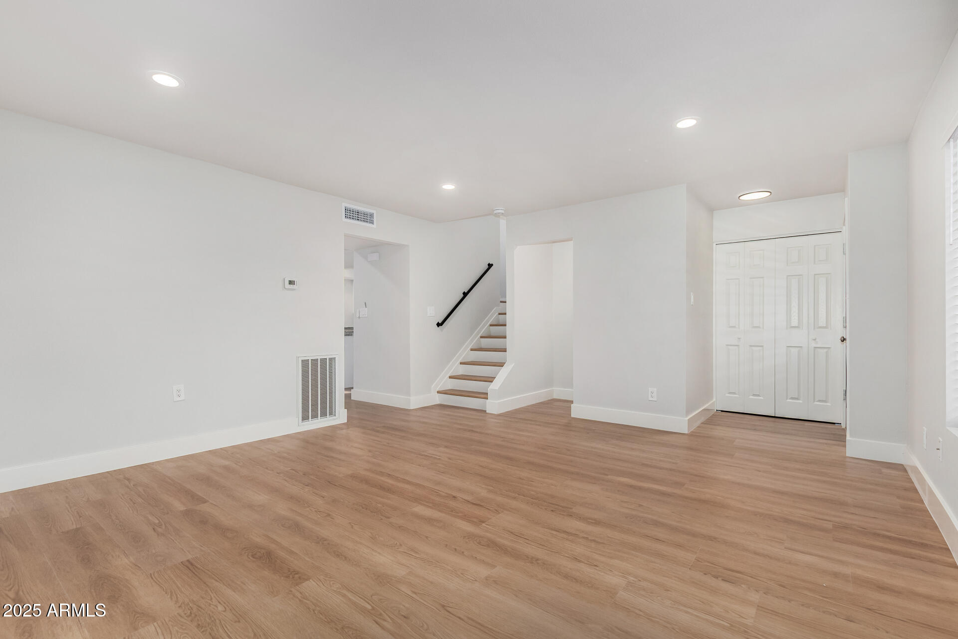 6027 N GRANITE REEF Road