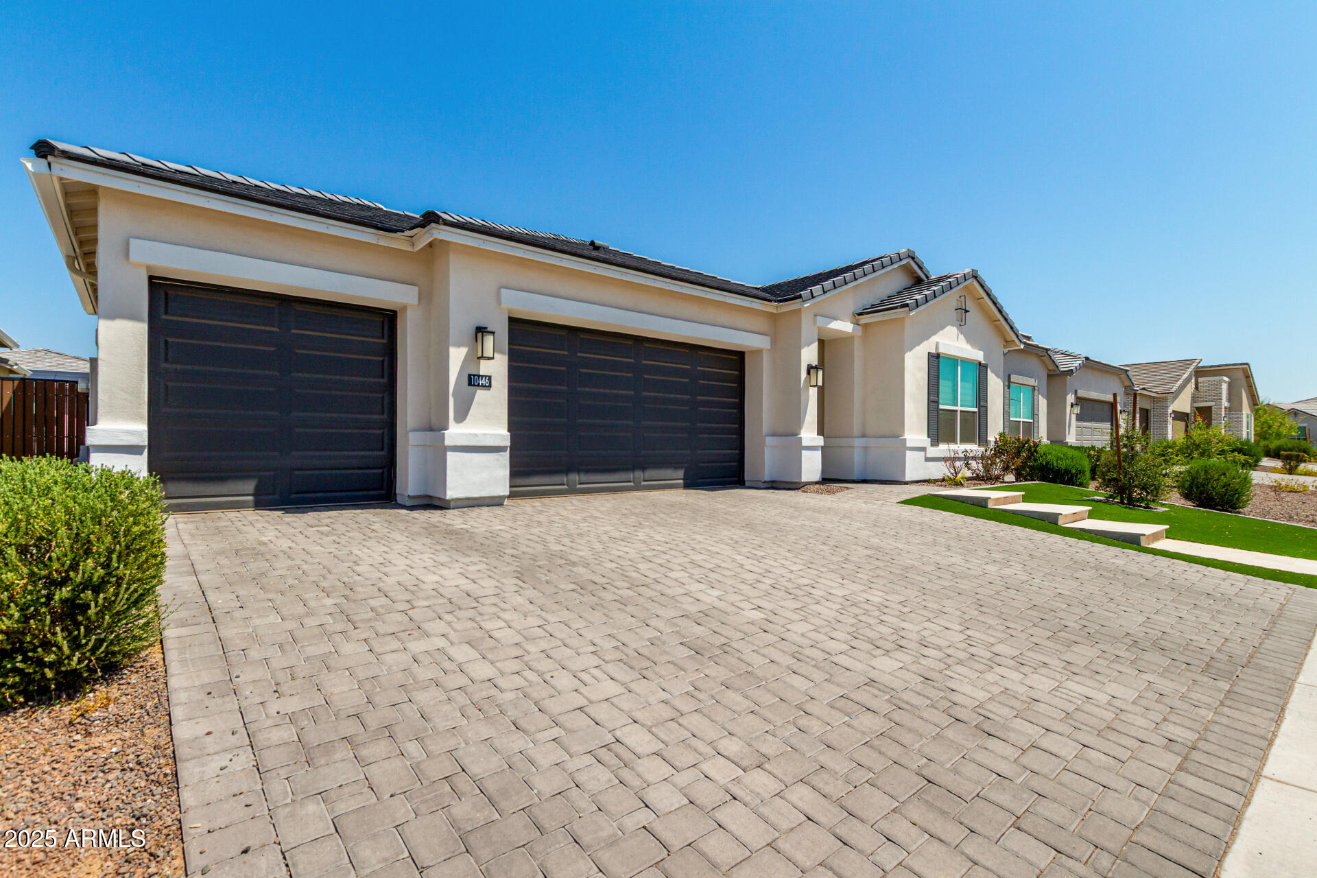 10446 W LONE CACTUS Drive 10446