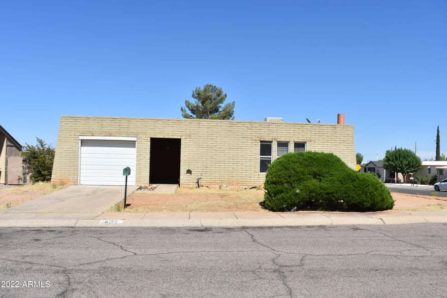 Grab it while it last.  Three bedroom two bath one car garage corner lot fenced.  Newer swamp cooler,  hot water heater and new carpet in bedrooms.