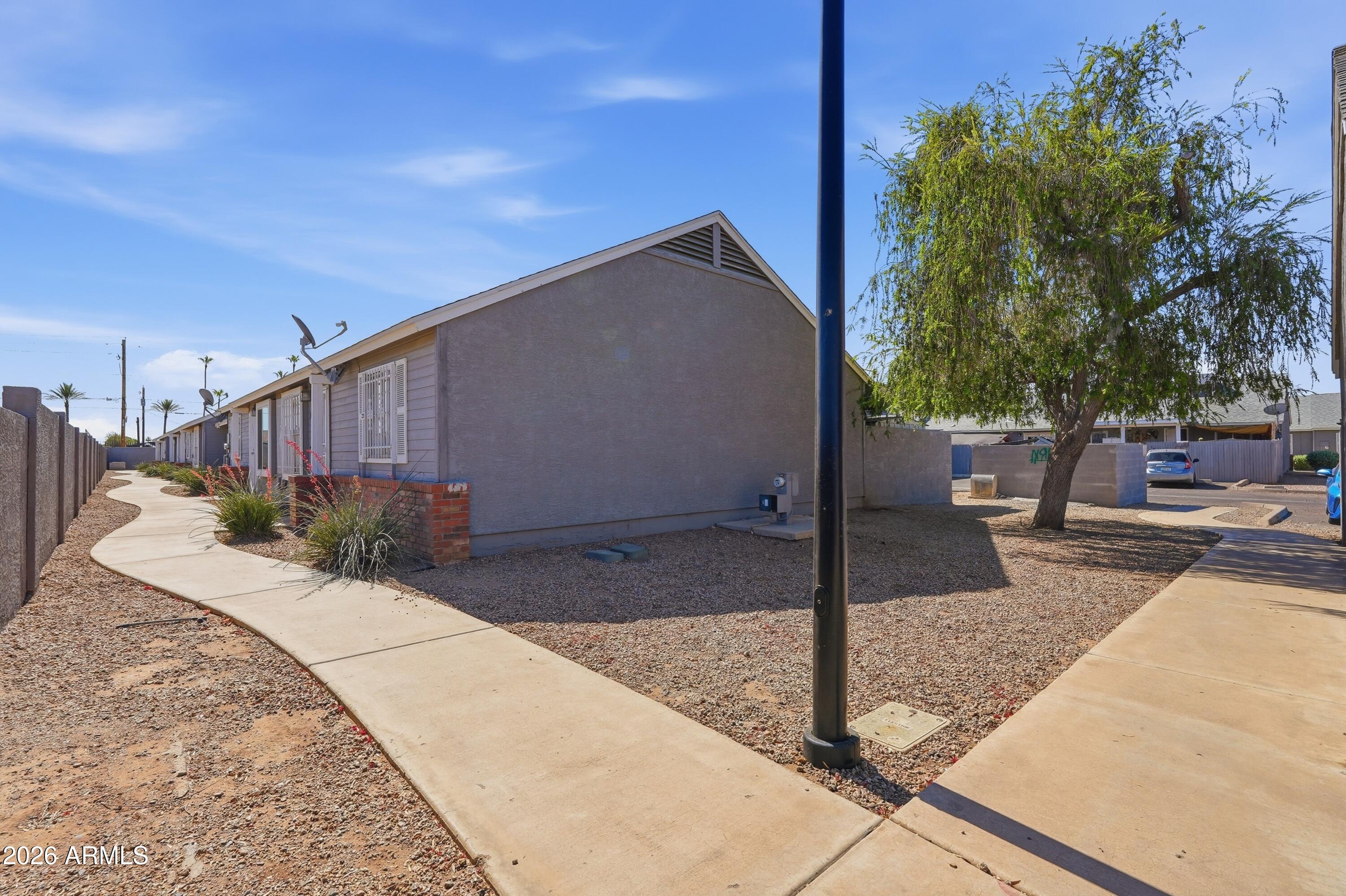 SHADOW OAK - Residential