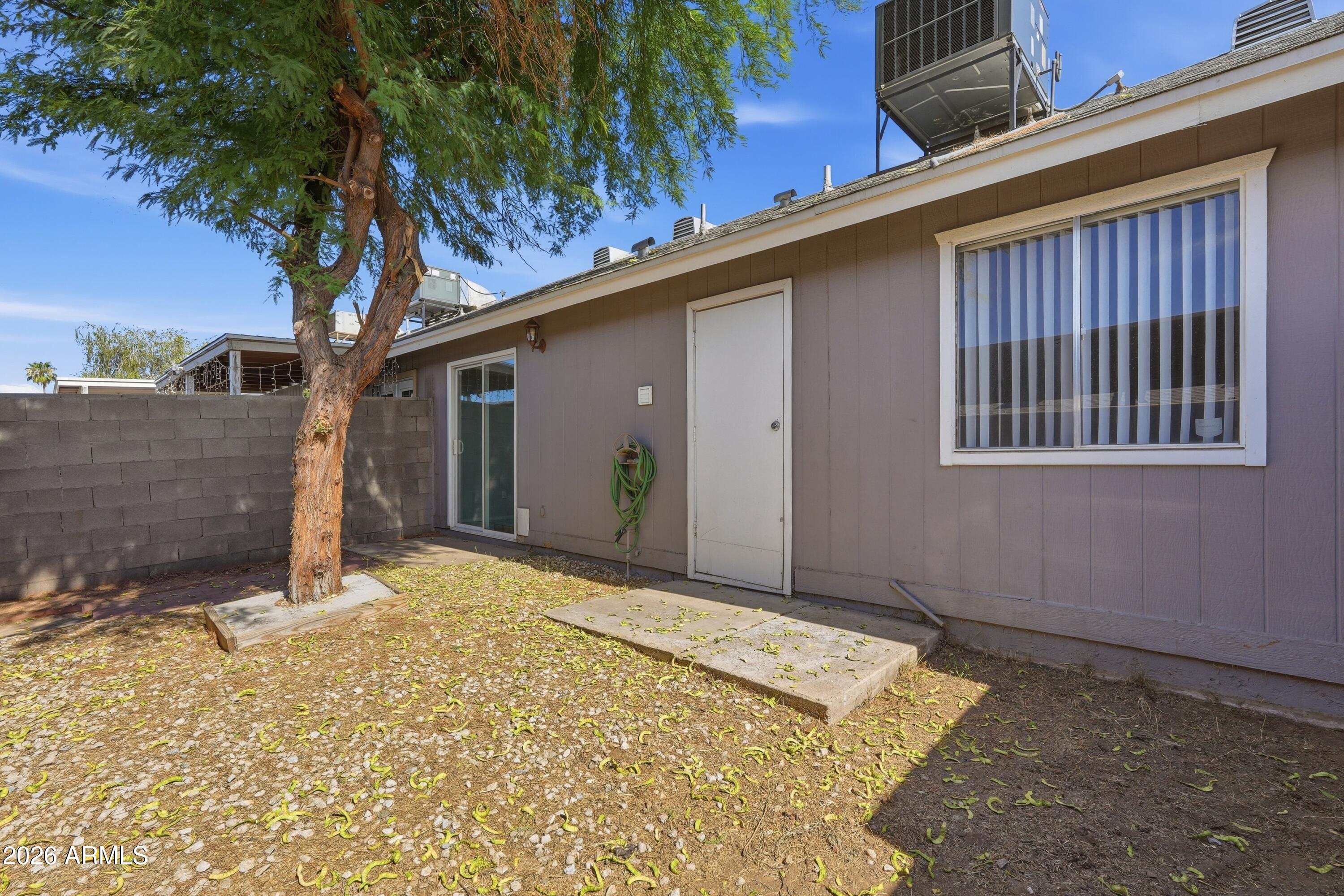 SHADOW OAK - Residential