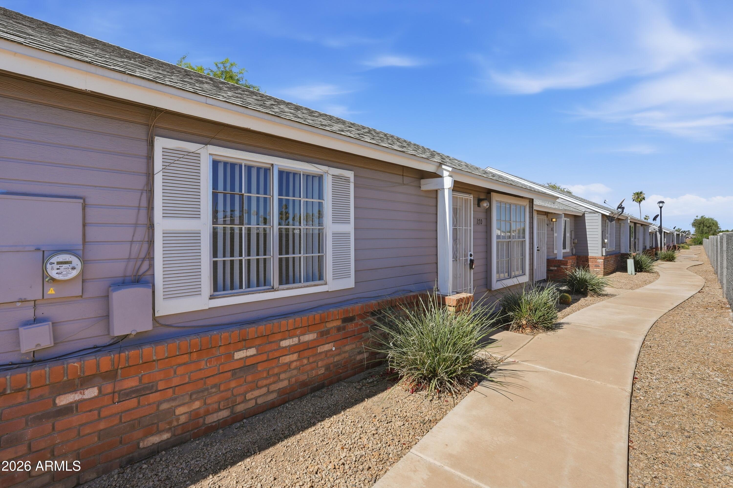 SHADOW OAK - Residential