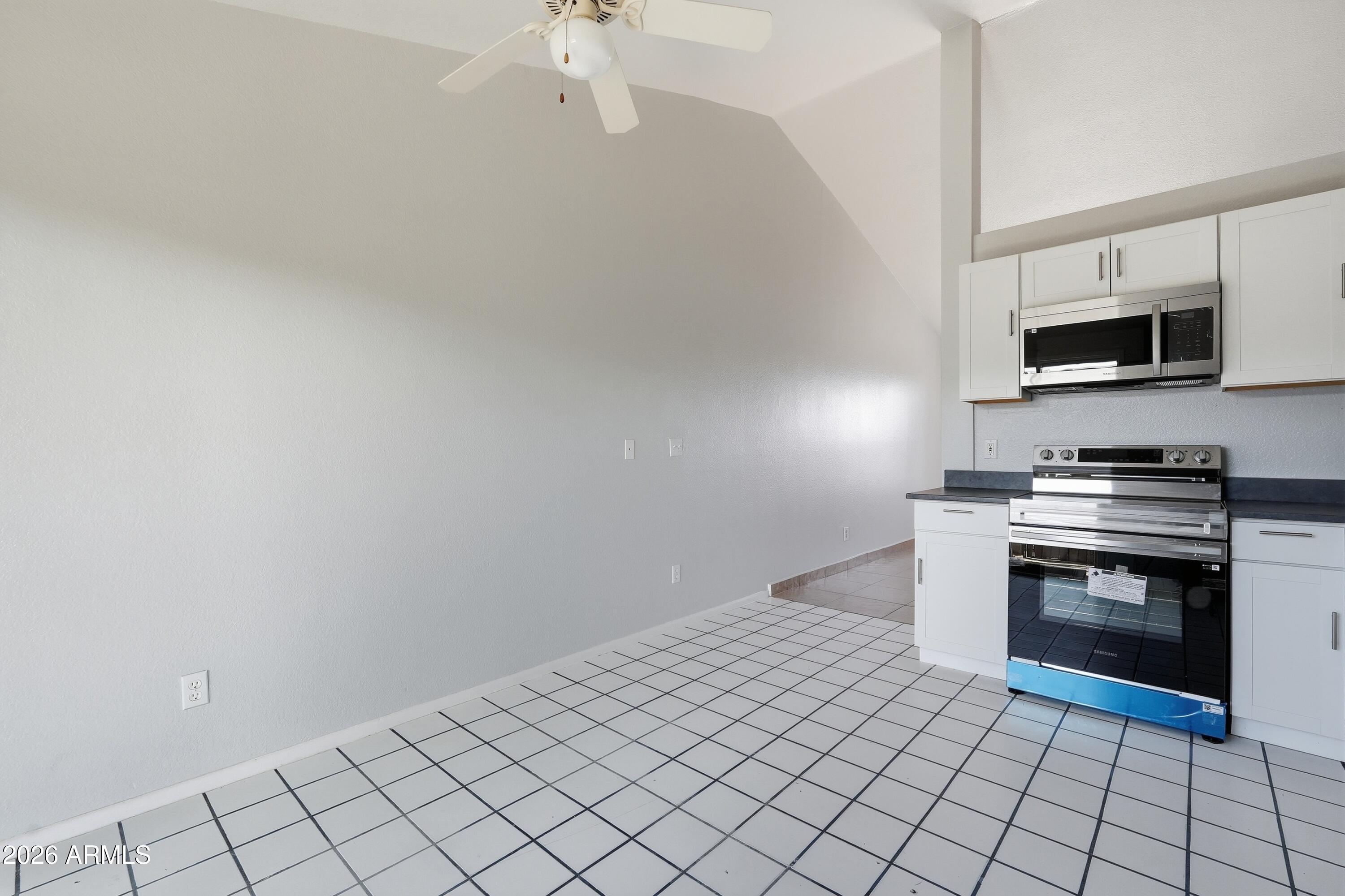 SHADOW OAK - Residential