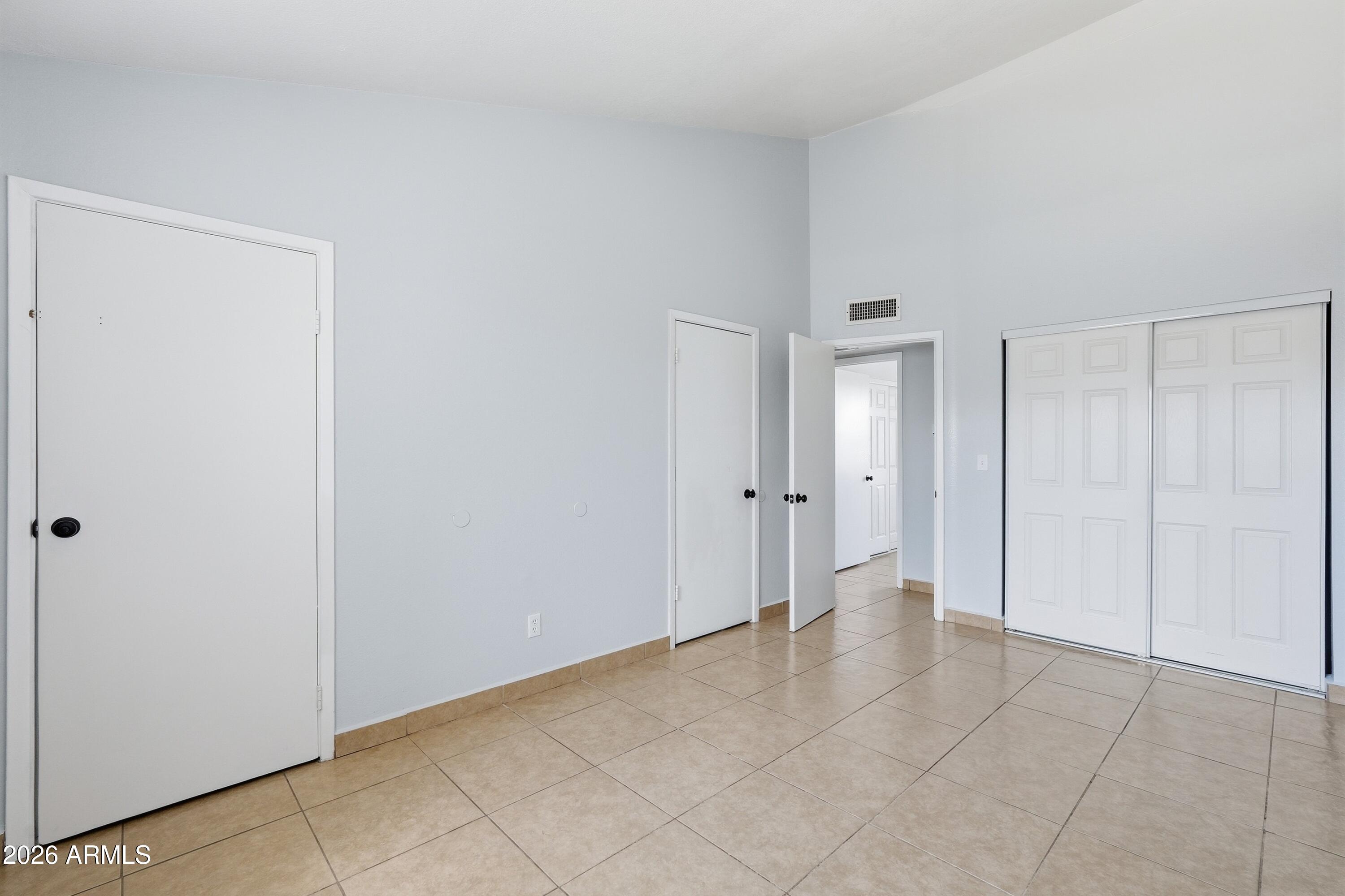 SHADOW OAK - Residential