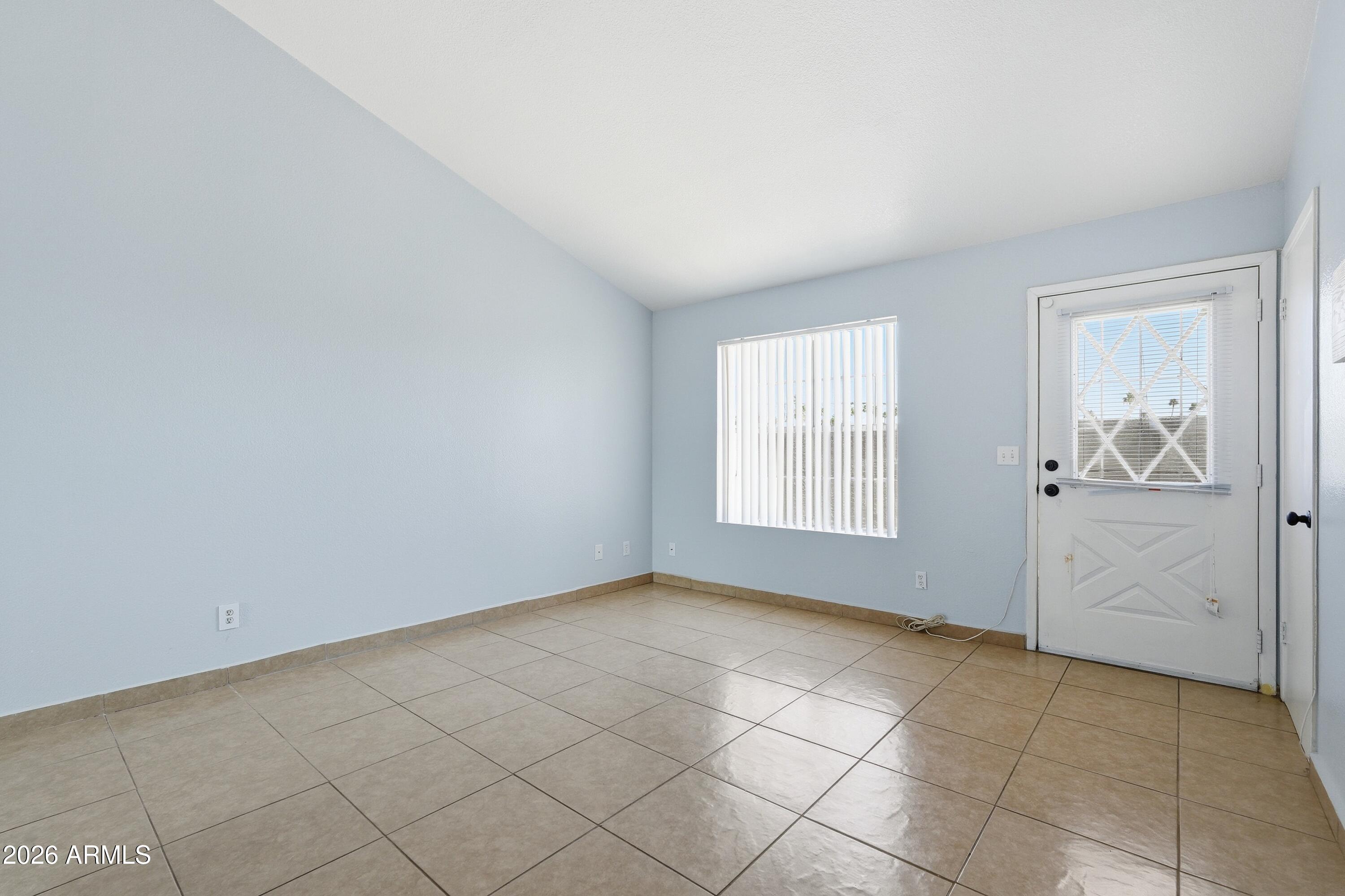 SHADOW OAK - Residential