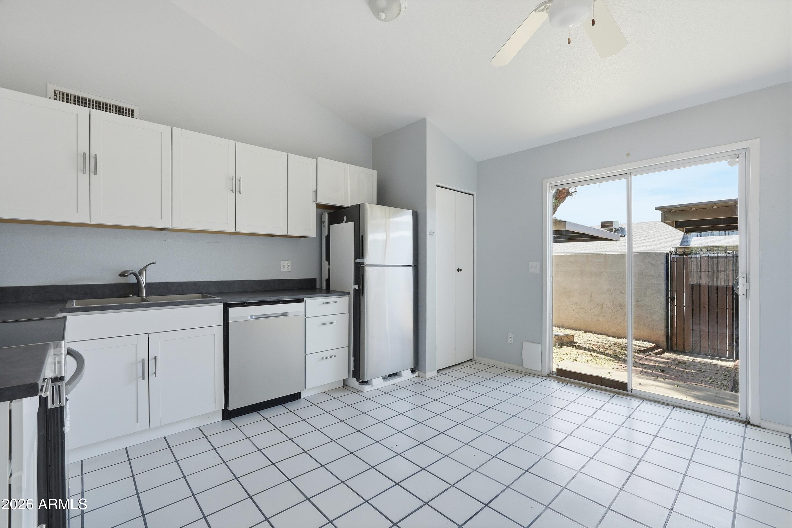 SHADOW OAK - Residential