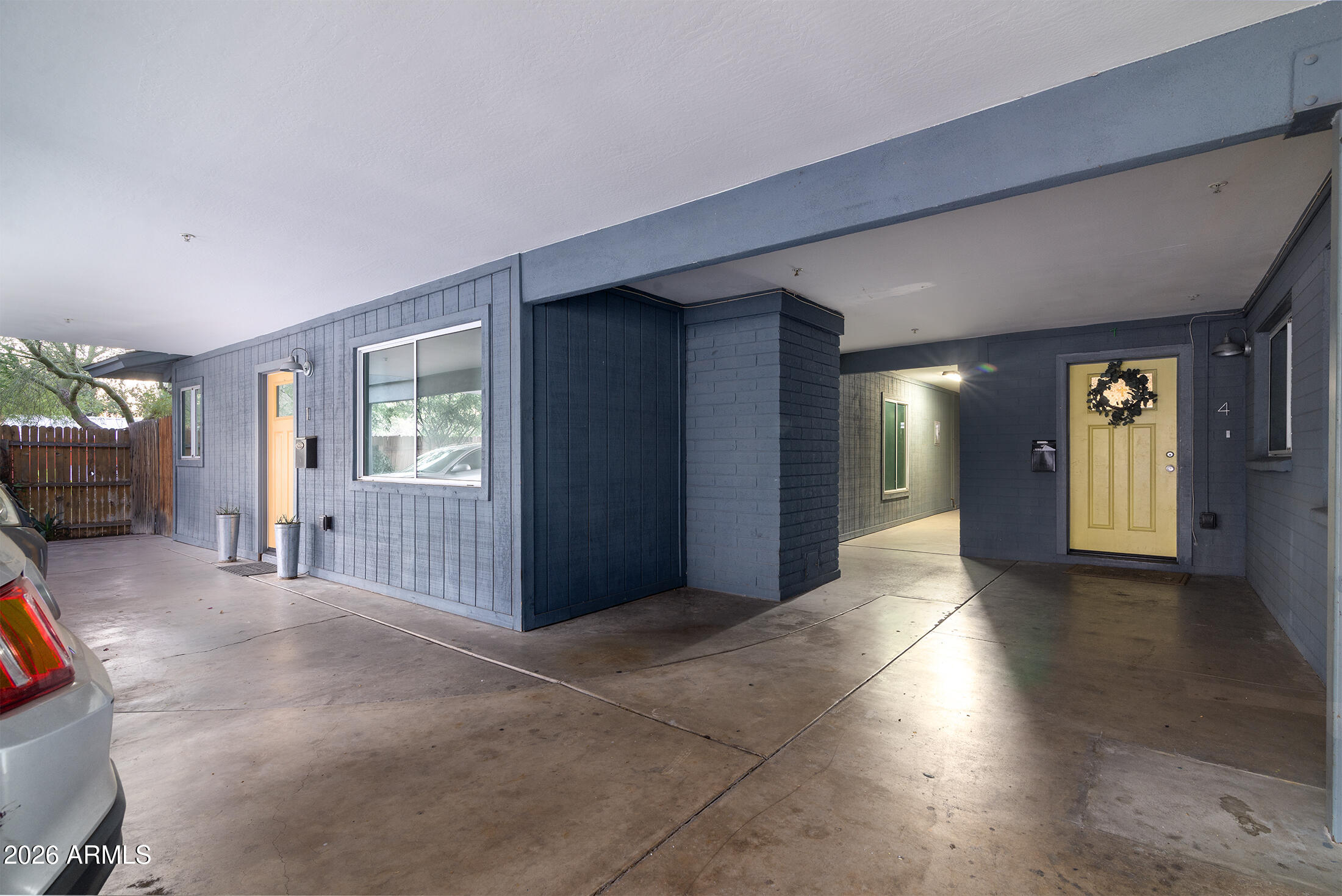 822 E MONTECITO Avenue