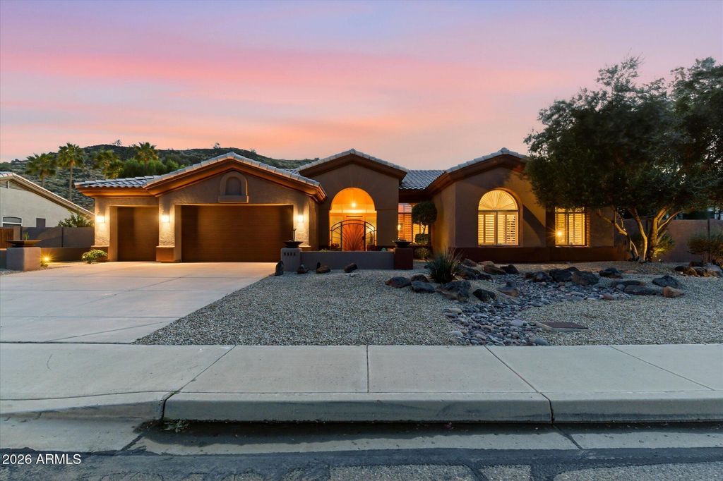 Photo of 5565 W Pinnacle Hill Drive W, Glendale, AZ 85310 (MLS # 6988634)